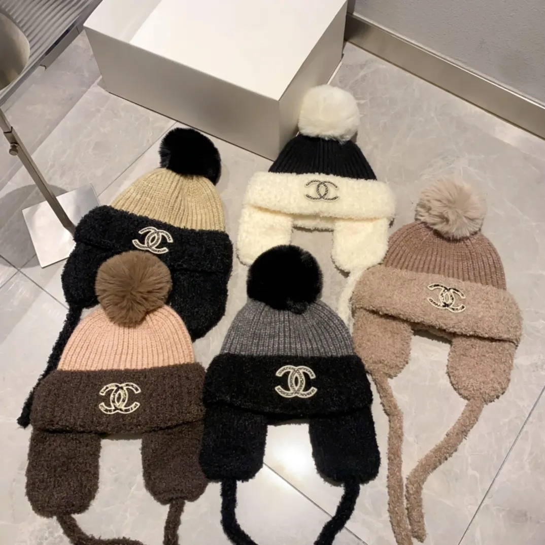 Special batch of 70 Chanel new autumn and winter ear protection hats, autumn and winter cold hats, hand-crocheted woolen hats