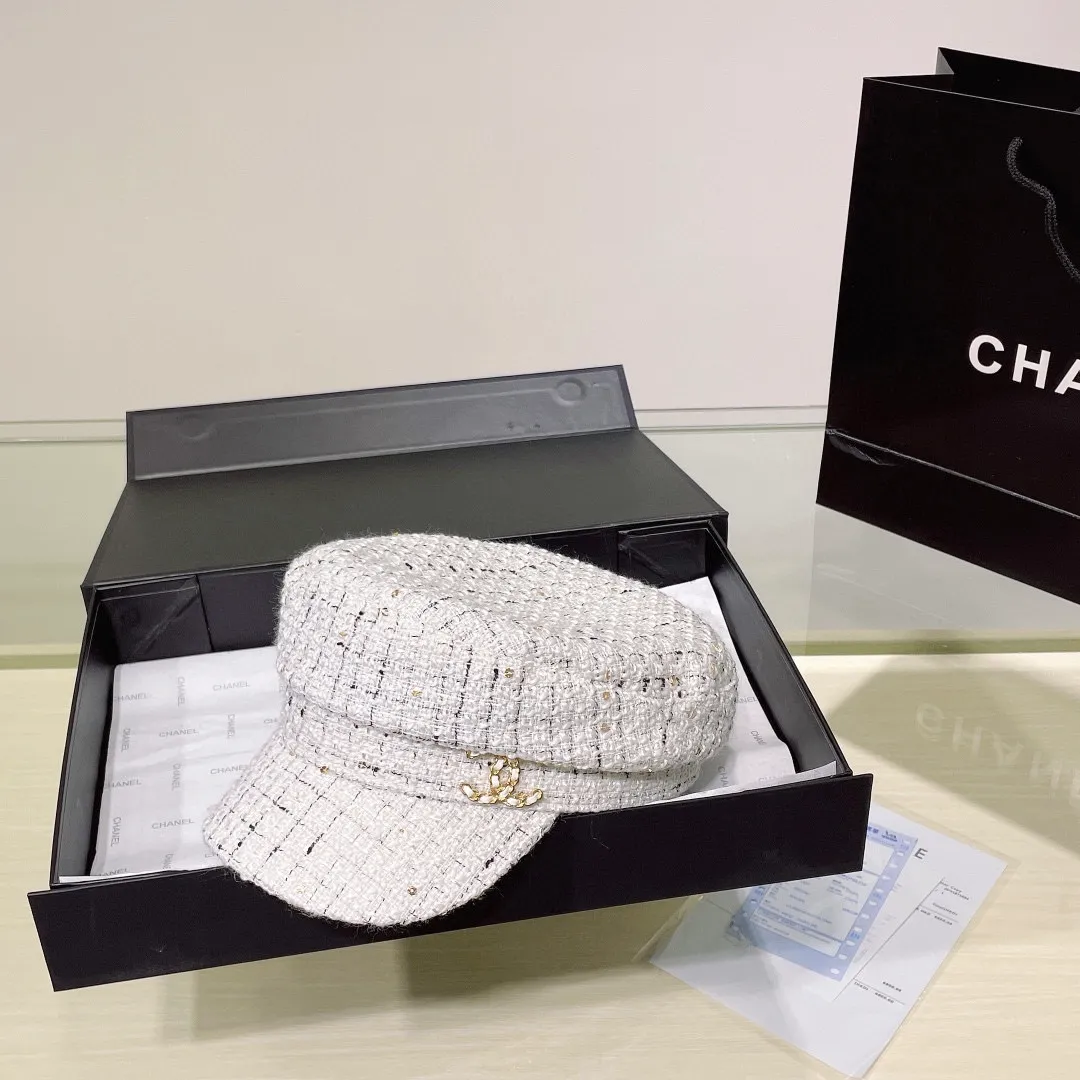 P70🔥 Chanel's new autumn and winter custom-made military cap, plaid, sequined contrasting fabric, niche yet high-end! The latest style of Xiaoxiangfeng, a must-have for celebrities