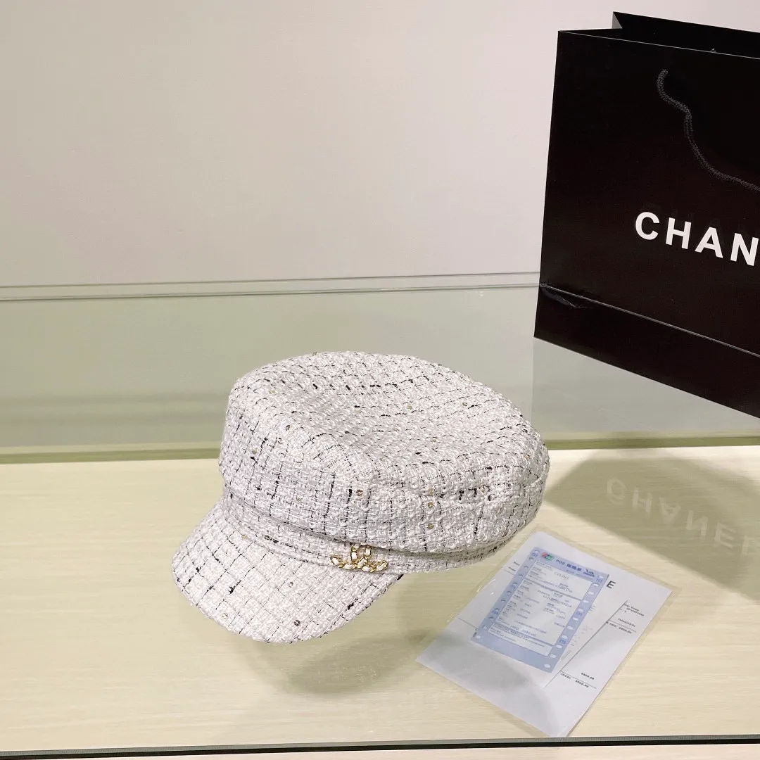 P70🔥 Chanel's new autumn and winter custom-made military cap, plaid, sequined contrasting fabric, niche yet high-end! The latest style of Xiaoxiangfeng, a must-have for celebrities