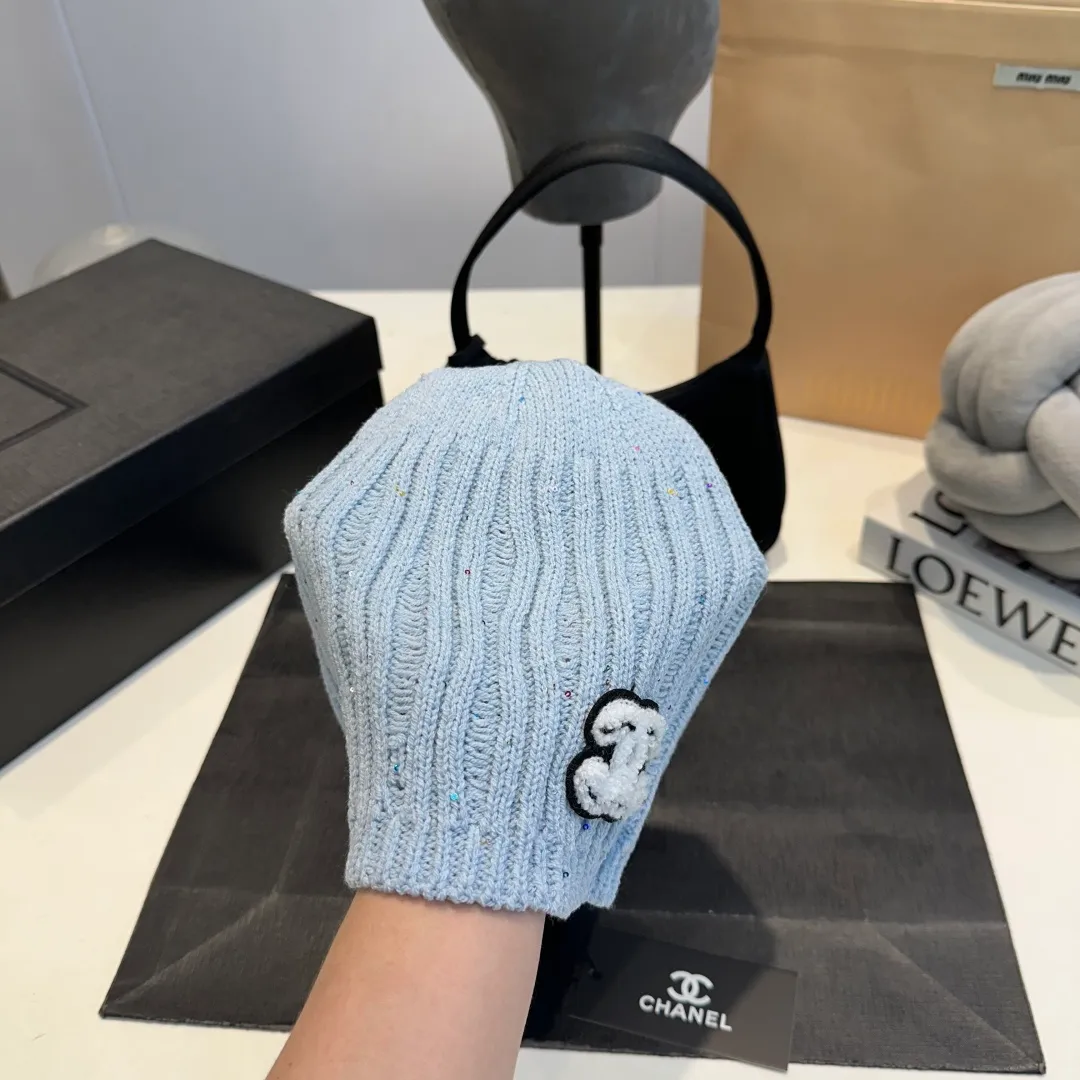 P56 Chanel Chanel knitted beanie