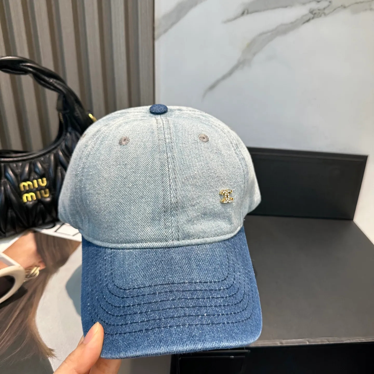 P60 Chanel (Chanel) counter new original washed denim baseball cap, customized three-dimensional logo is exquisite! Original quality, exclusive physical shooting.
