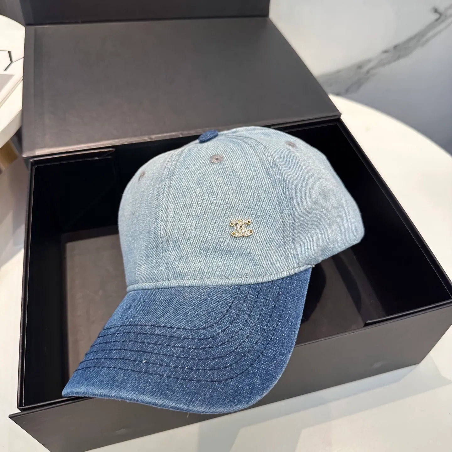 P60 Chanel (Chanel) counter new original washed denim baseball cap, customized three-dimensional logo is exquisite! Original quality, exclusive physical shooting.