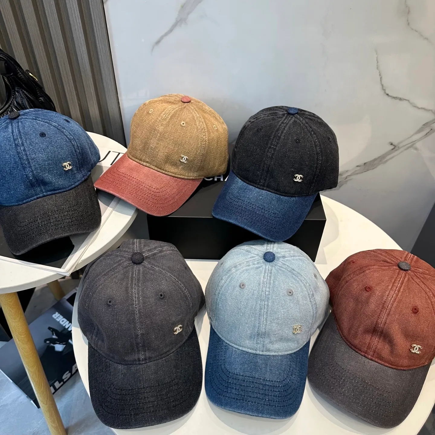 P60 Chanel (Chanel) counter new original washed denim baseball cap, customized three-dimensional logo is exquisite! Original quality, exclusive physical shooting.