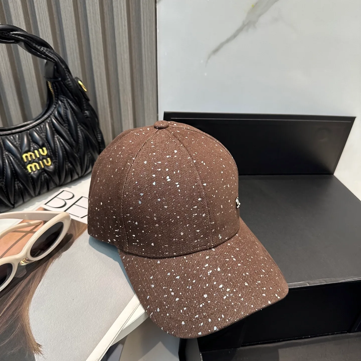 P70 CHANEL baseball cap, classic and simple logo Xiaoxiang, fashionable and casual design, Xiaohongshu internet celebrity hot model