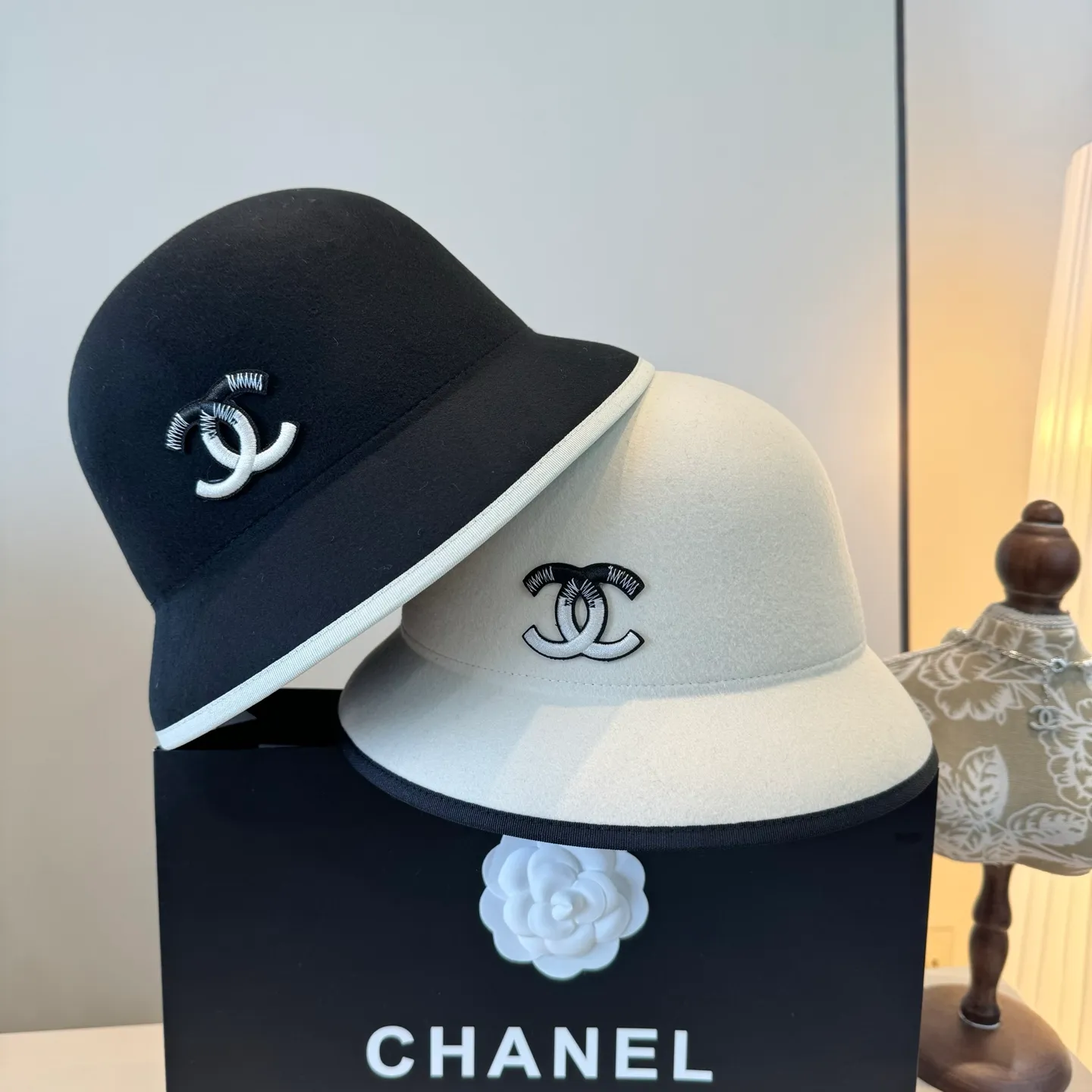 💰190¥ White Chanel basin hat, 100% wool fabric 🦙%, head circumference 57cm