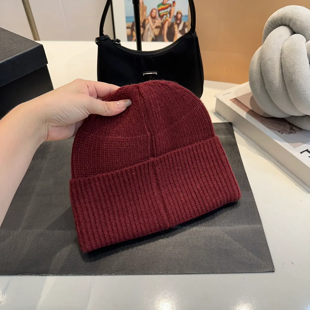 P50 Chanel knitted beanie
