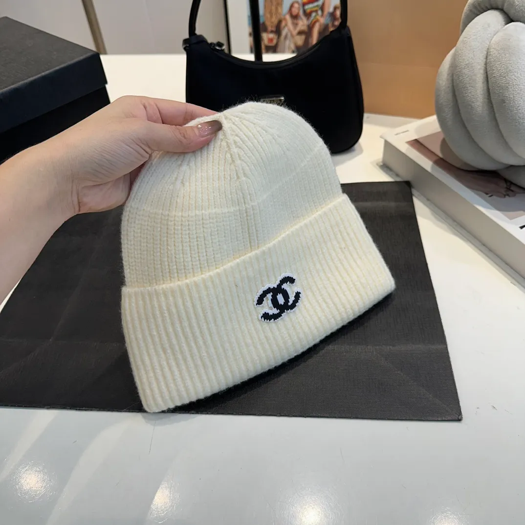 P50 Chanel knitted beanie