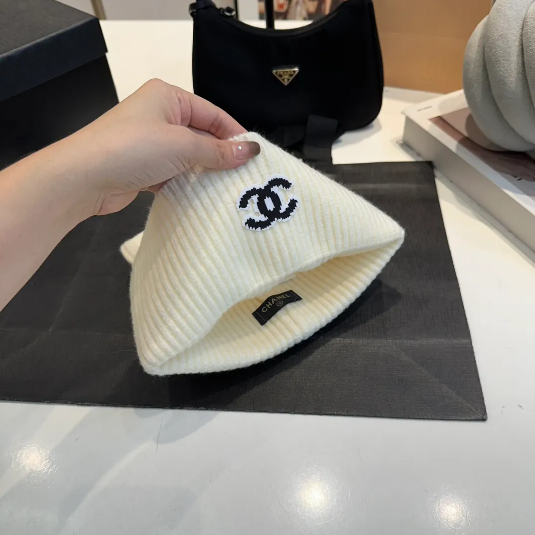 P50 Chanel knitted beanie