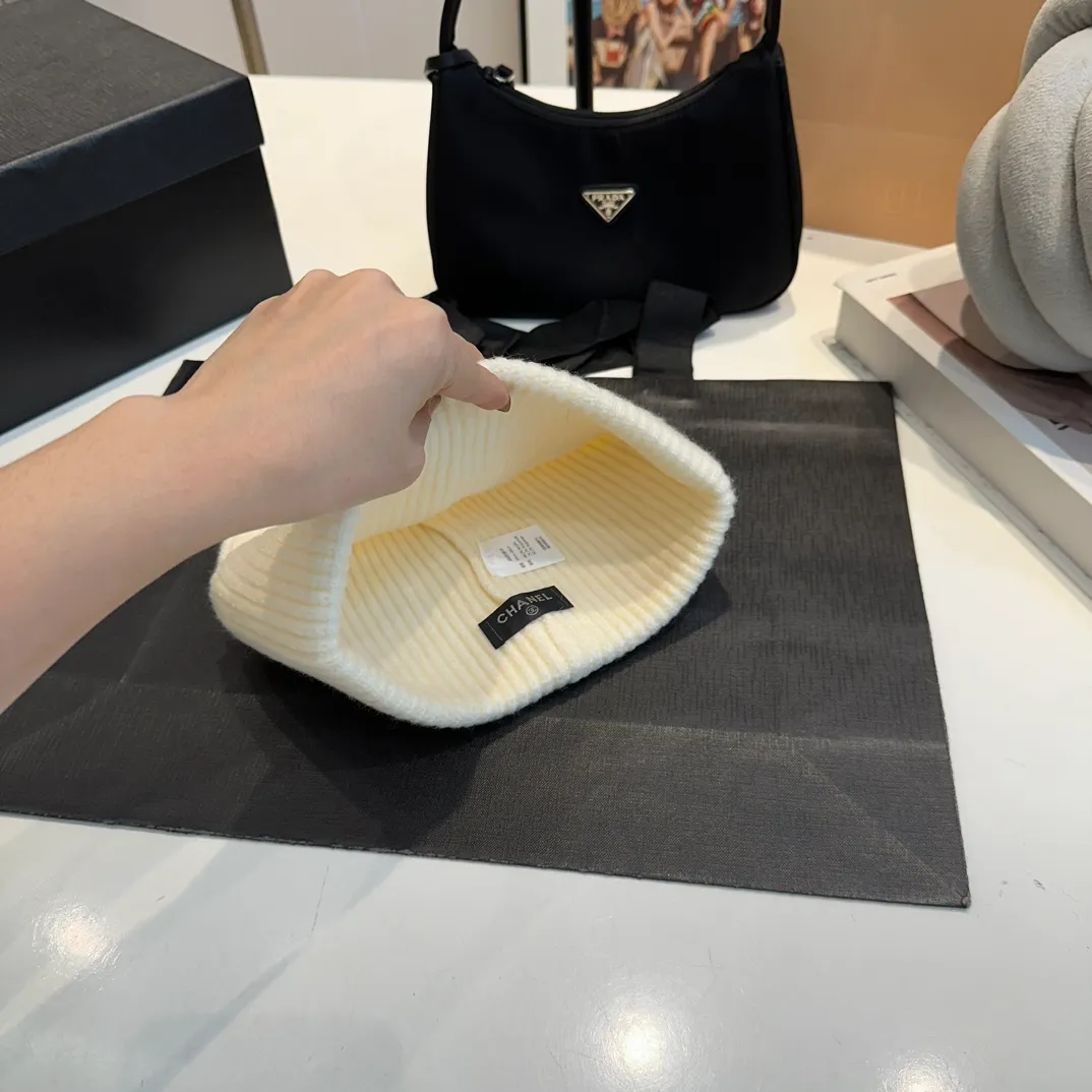 P50 Chanel knitted beanie