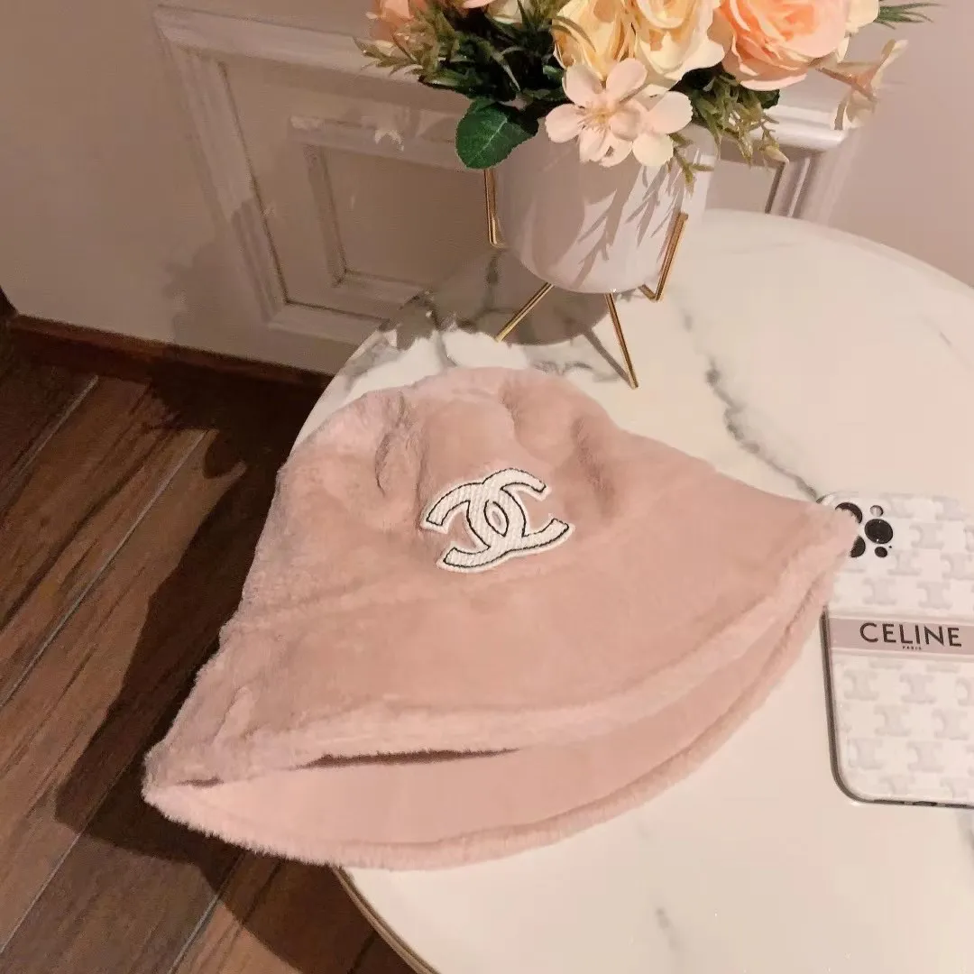 Running volume 70¥ Chanel Chanel 2022 autumn and winter new rabbit fur bucket hat, hand-held fisherman hat, full of socialite style, running volume in three colors, head circumference 57cm