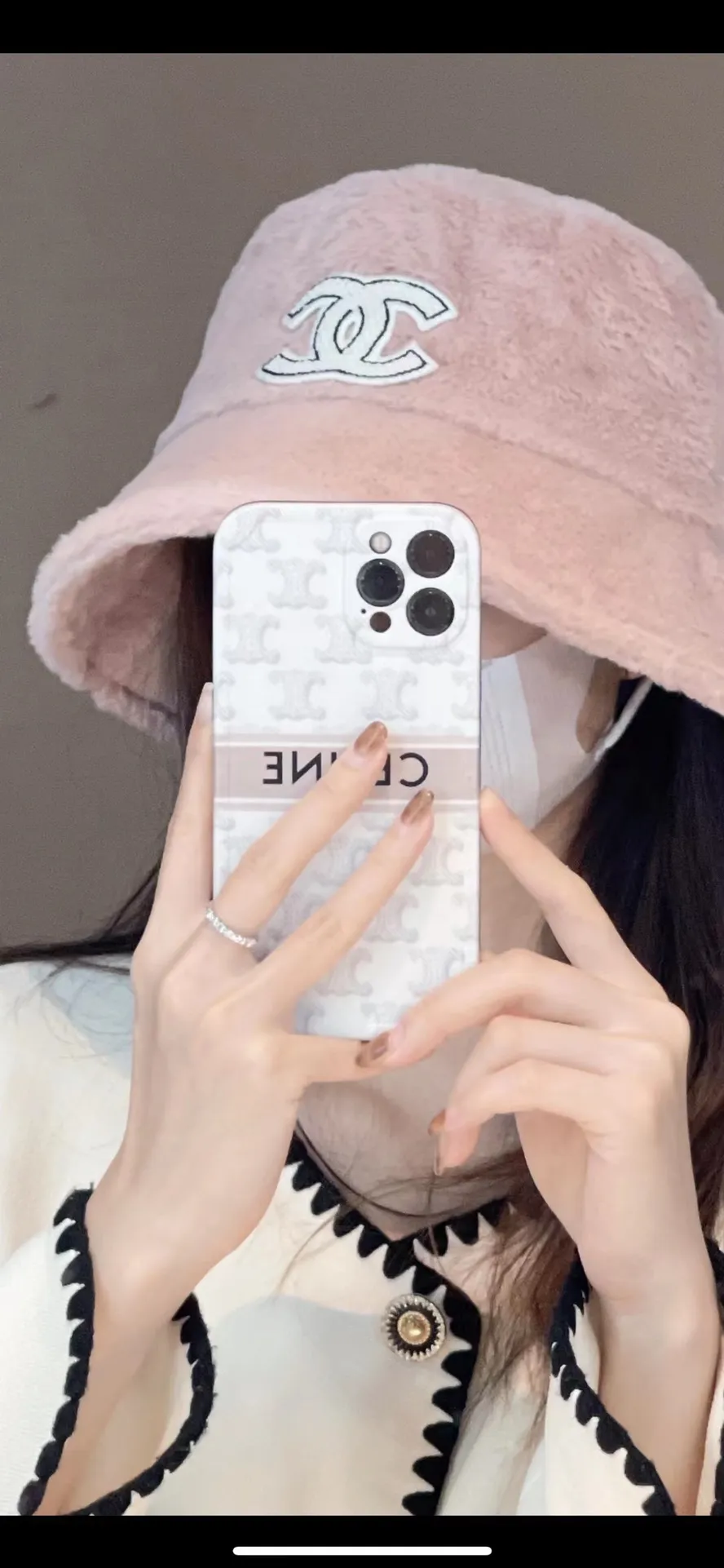 Running volume 70¥ Chanel Chanel 2022 autumn and winter new rabbit fur bucket hat, hand-held fisherman hat, full of socialite style, running volume in three colors, head circumference 57cm
