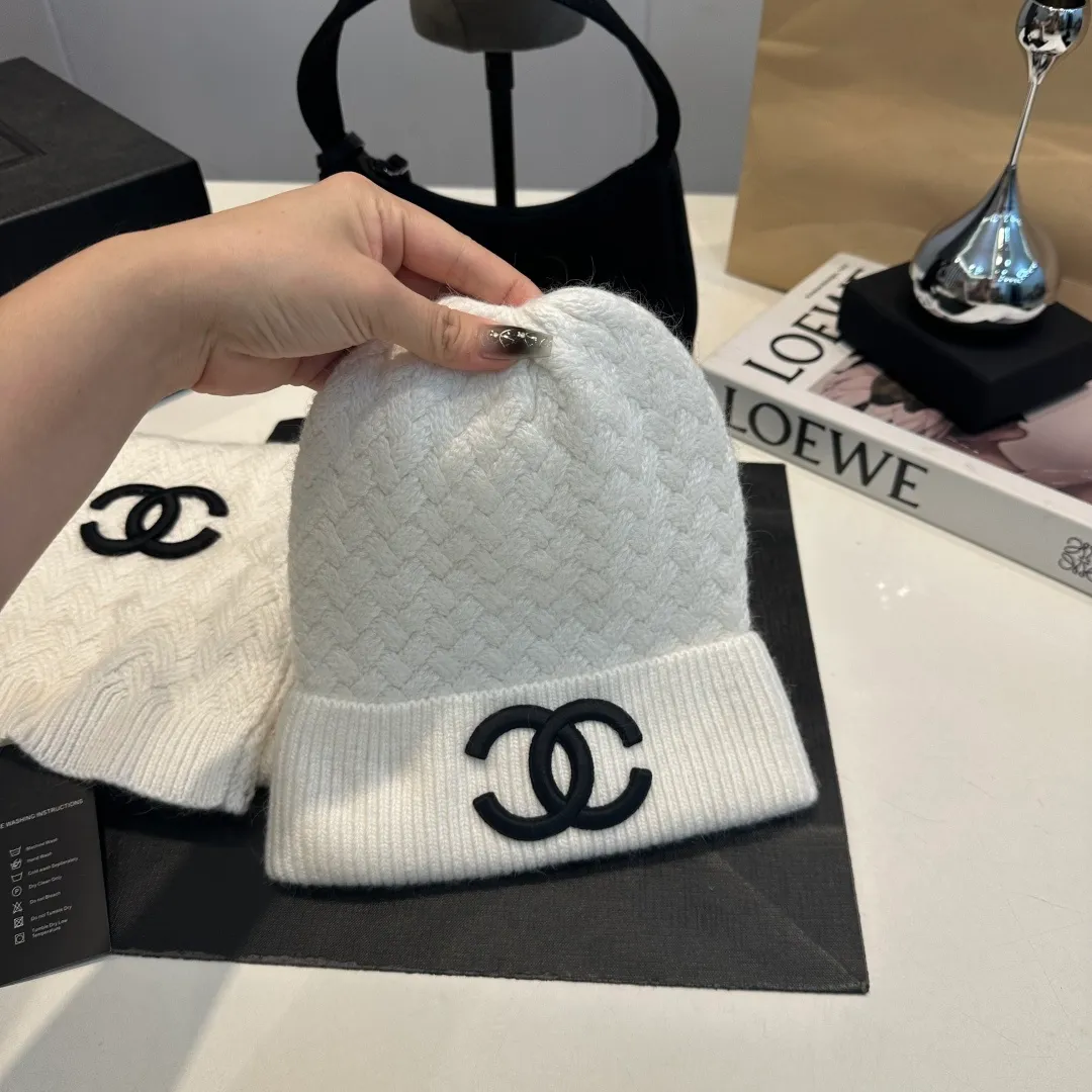 P220 Chanel Chanel knitted cashmere scarf hat set official model