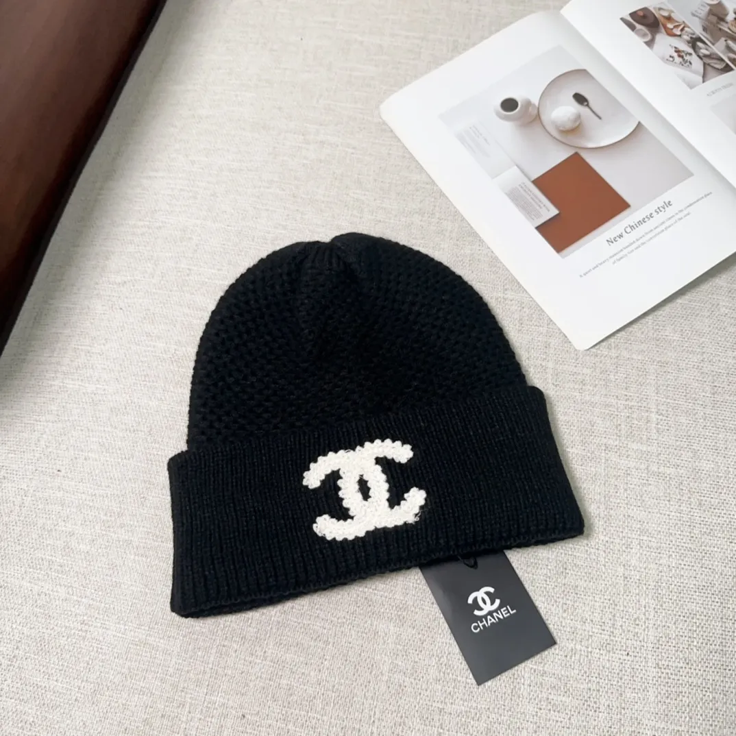 Special batch of 66 CHANEL Chanel autumn and winter new big-name wool knitted beanie, one size fits all, very easy to match when going out!