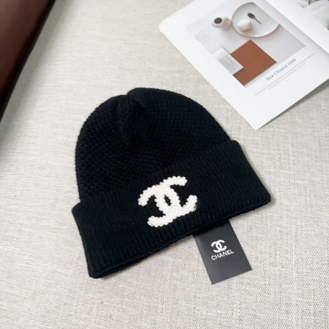 Special batch of 66 CHANEL Chanel autumn and winter new big-name wool knitted beanie, one size fits all, very easy to match when going out!
