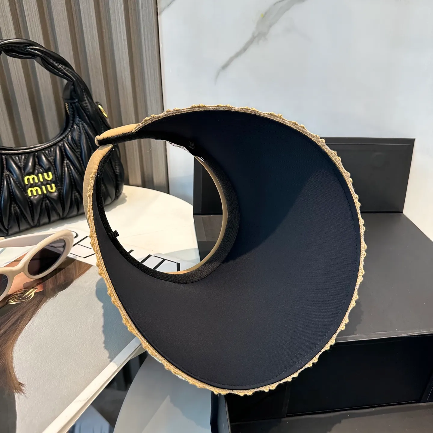 P70💛 Comes with dust bag [CHA Chanel] 2025 new exclusive small fragrant sun hat with empty top headband, 🔆 versatile sun protection ~ a great tool for casual outings and anti-snatching! Love it so much 💕