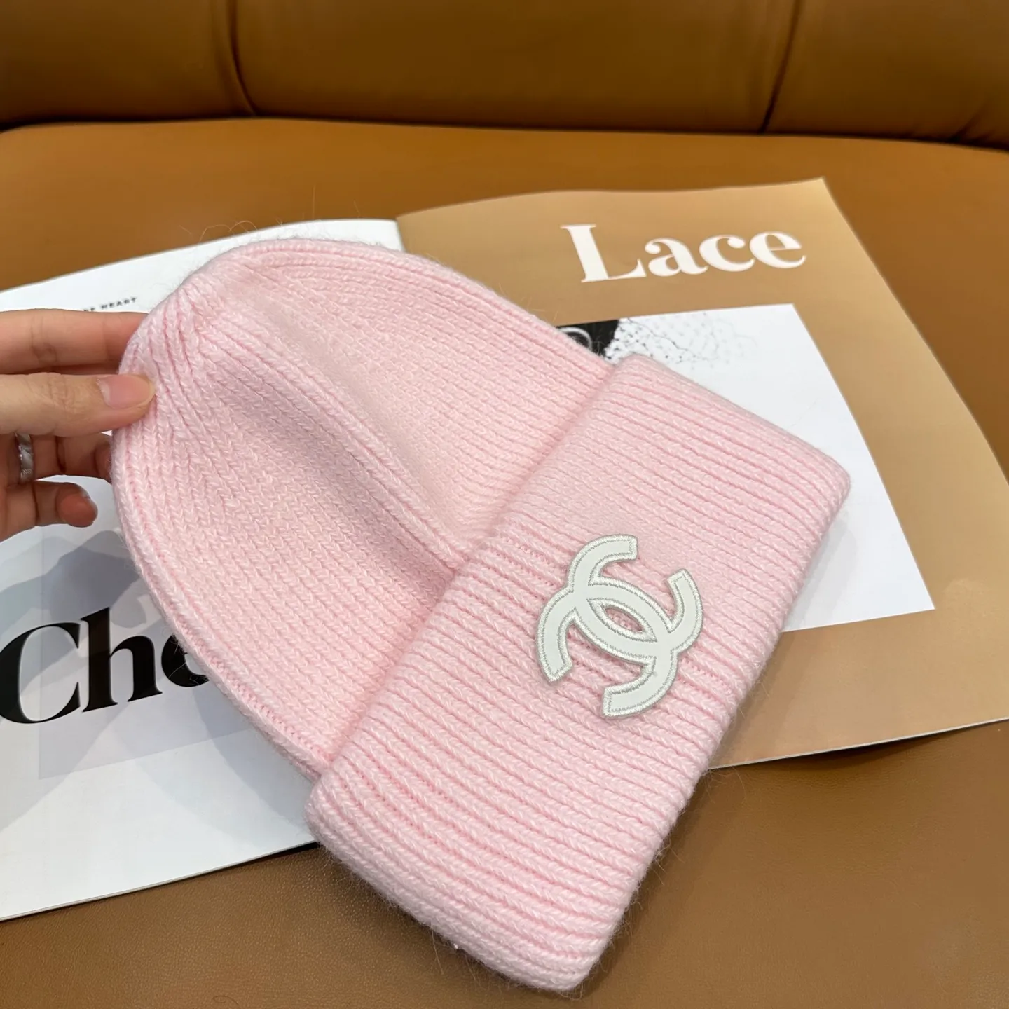 P60 CHANEL small and popular knitted hat! Xiaohongshu’s new product is released, it’s so 🉑️, high-elastic fabric, classic colors, same style for men and women.