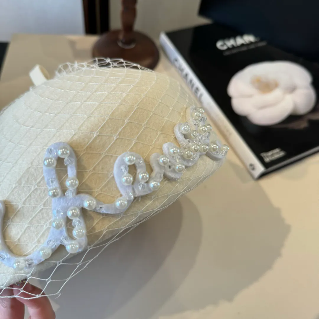 💰190¥ White Chanel beret, customized with small fragrance style high-end fabrics, head circumference 57cm