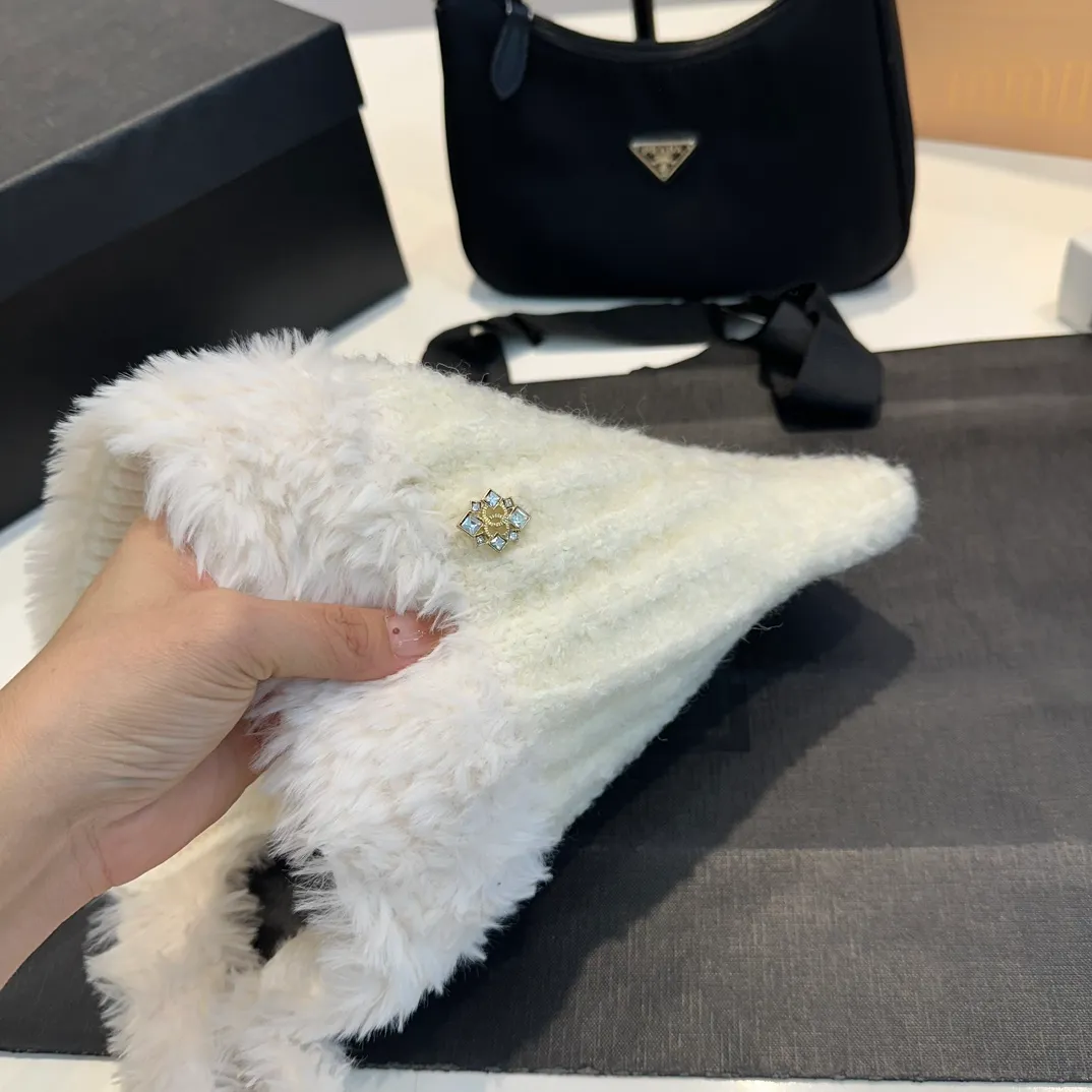 P60 CHANEL Chanel Cat Ears Wool Hat Women's Autumn and Winter Warm Ear Protection Knitted Hat Japanese Cute Pullover Hat 2024 New Cold Hat