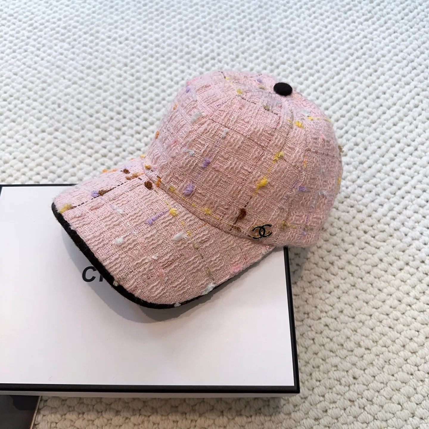 P60 CHANEL Chanel's new autumn and winter baseball cap, simple and elegant👈🏻👍casual and fashionable👩trendy and stylish👍Versatile style!