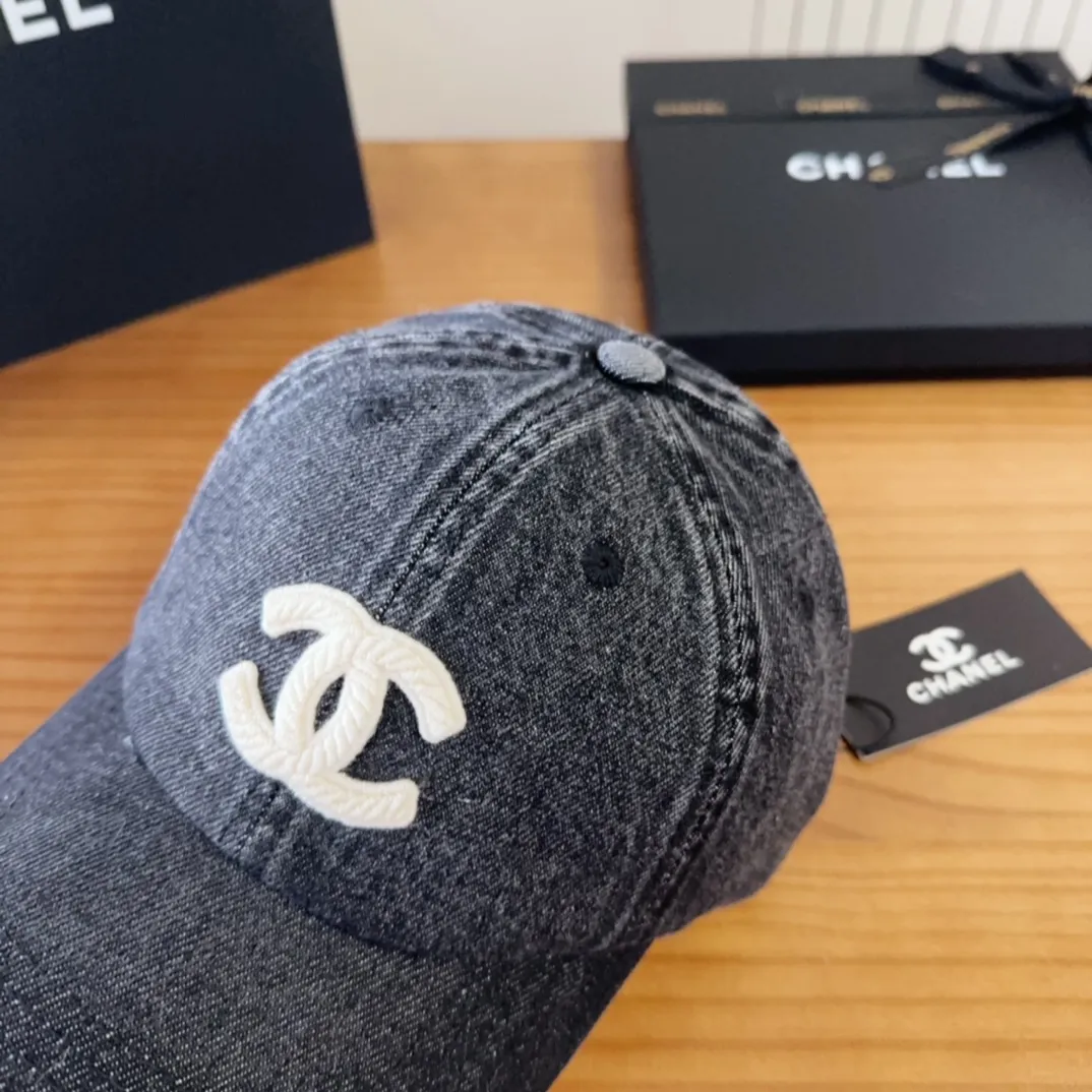 💰60 Chanel CHANEL new hard-top baseball cap, Xiaoxiang logo is classic and simple, fashionable and casual design, popular new product