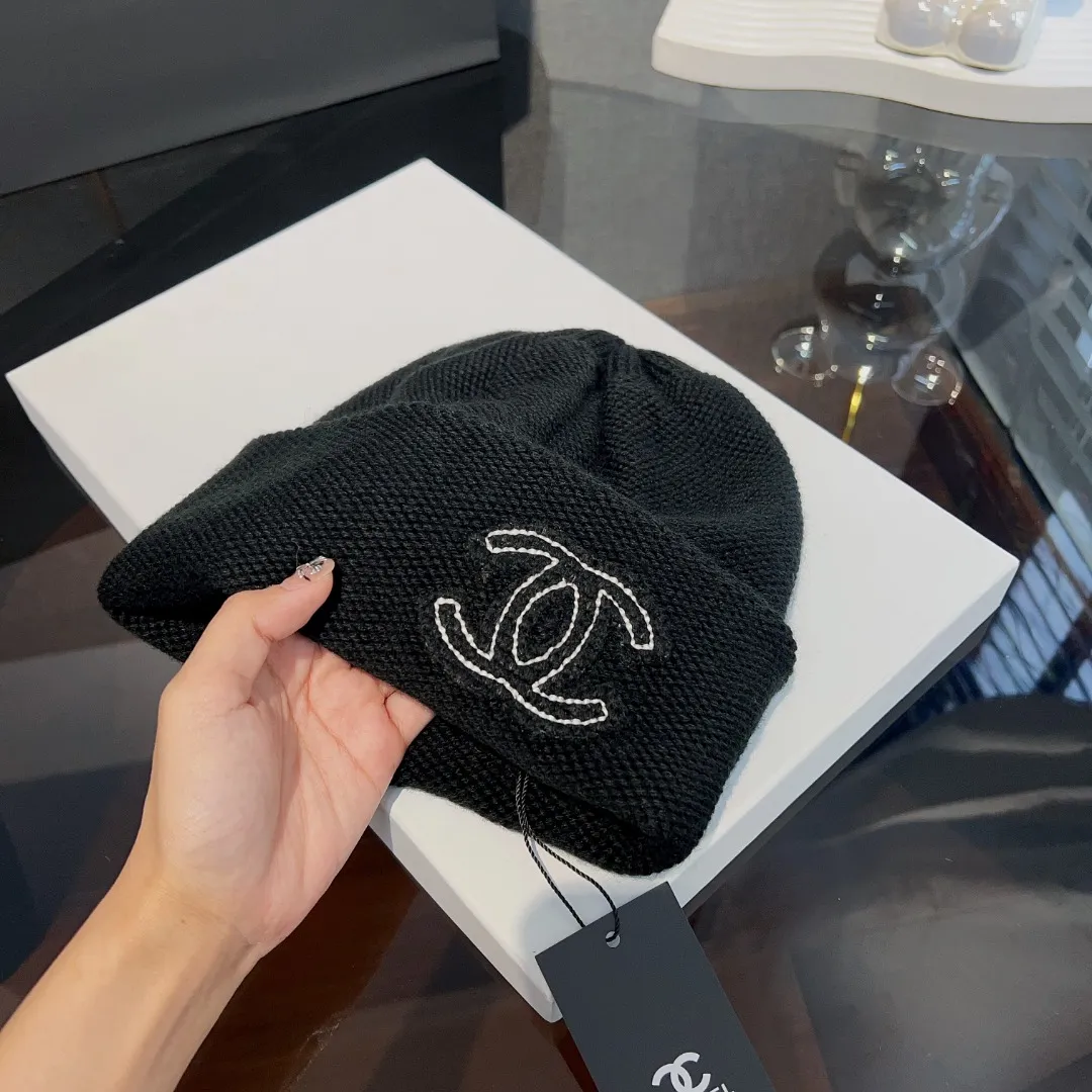 Special batch of 70 Chanel🔆Autumn and winter with a jue knitted cold beanie beanie, small thick beanie that shows face, soft, waxy and elastic