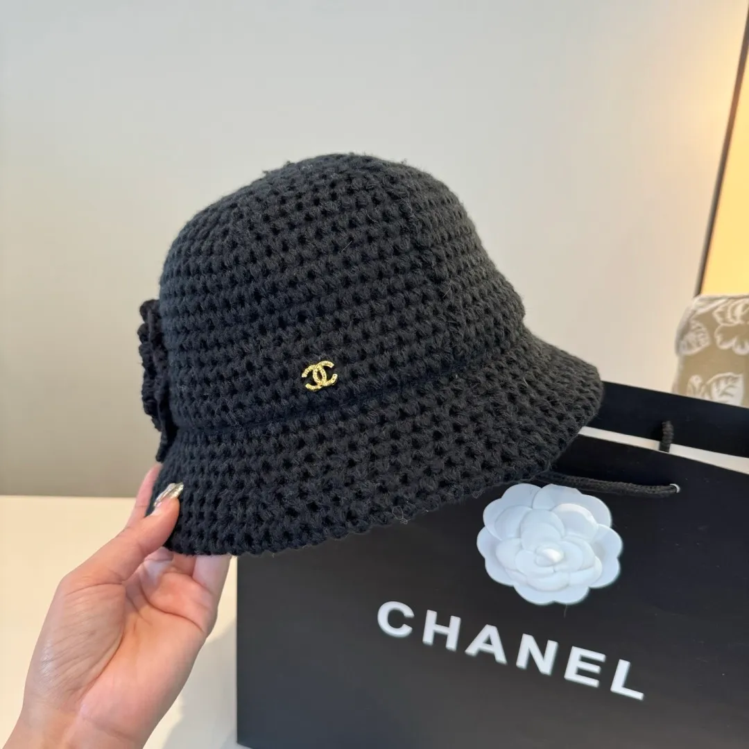 💰110¥ Chanel new camellia knitted bucket hat
