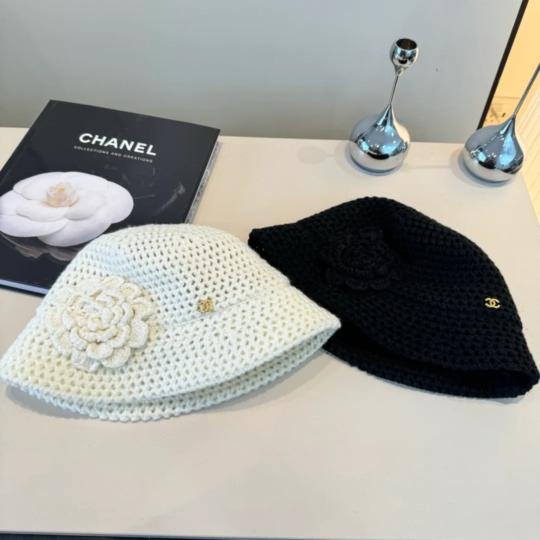 💰110¥ Chanel new camellia knitted bucket hat