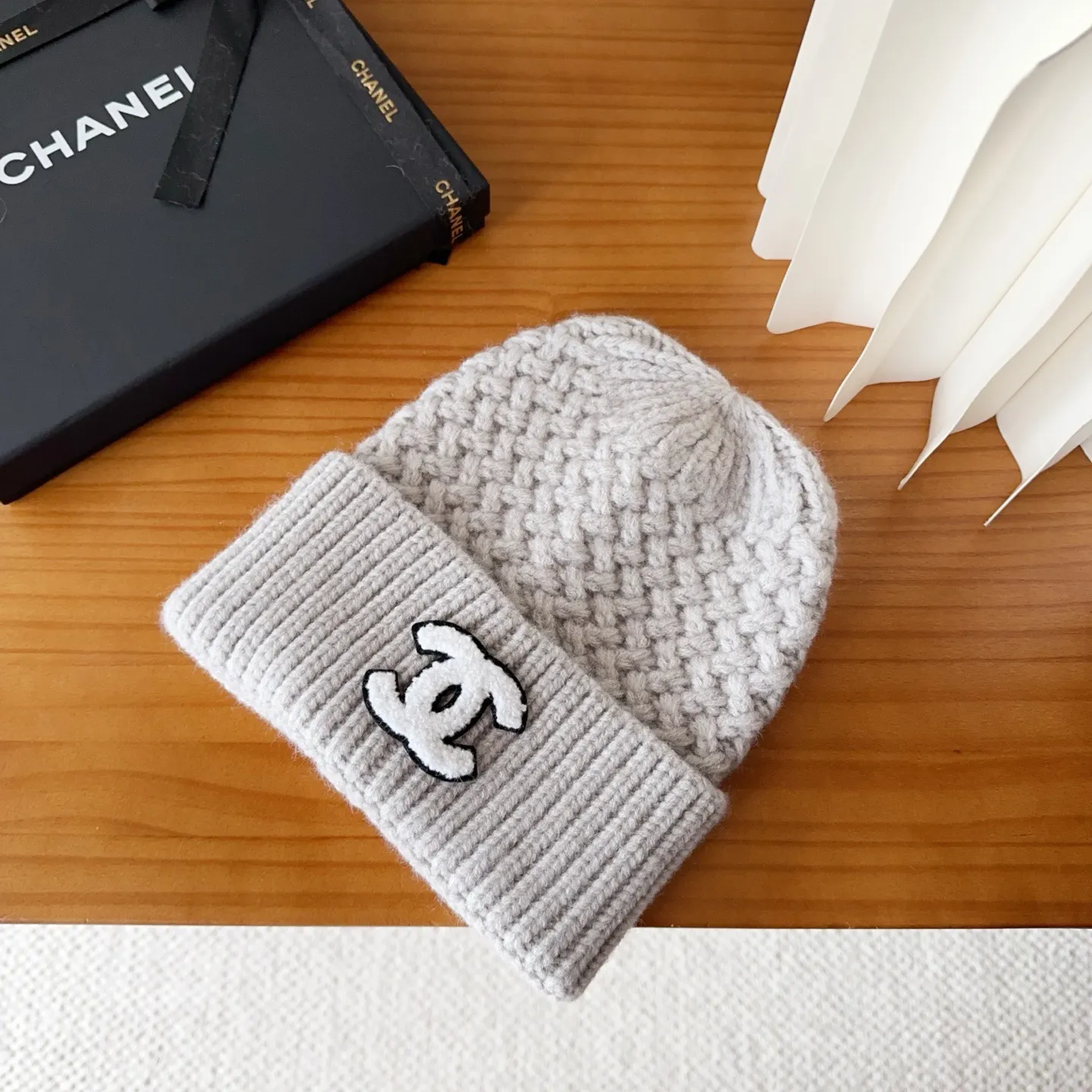 💰60 Chanel official website releases CHANEL small and popular knitted hat! Xiaohongshu’s new product is released, it’s so 🉑️, high-elastic fabric, classic colors, same style for men and women.