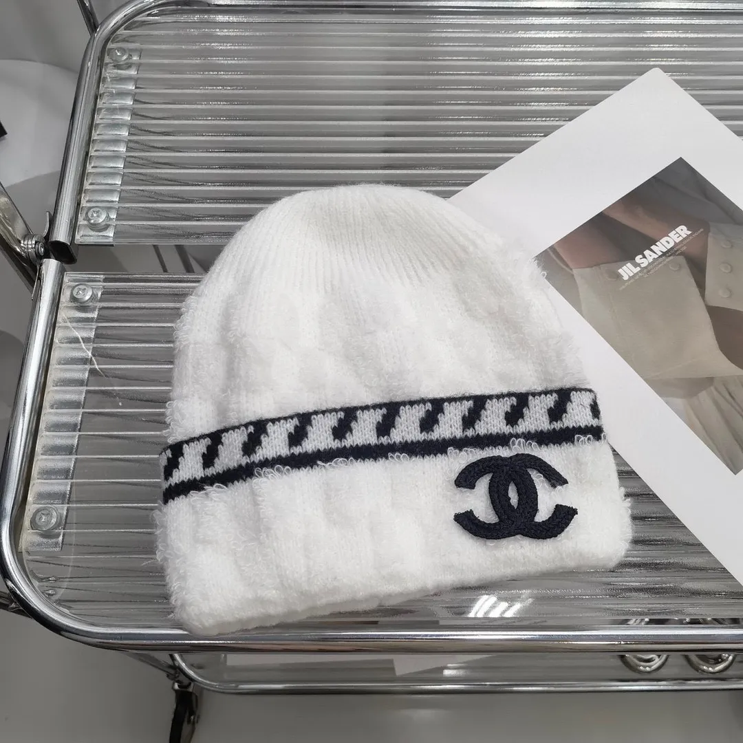 Special batch of 50, comes with dust bag [CHANEL Chanel] 2022 autumn and winter new style knitted woolen hat with small fragrance, limited edition ~ great to match when going out!