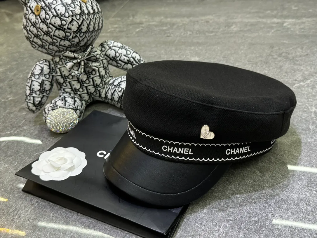 Cabbage price, inquiry with pictures!  Chanel's popular leather-brimmed military hat 🧢🧢A must-have item for autumn and winter new arrivals