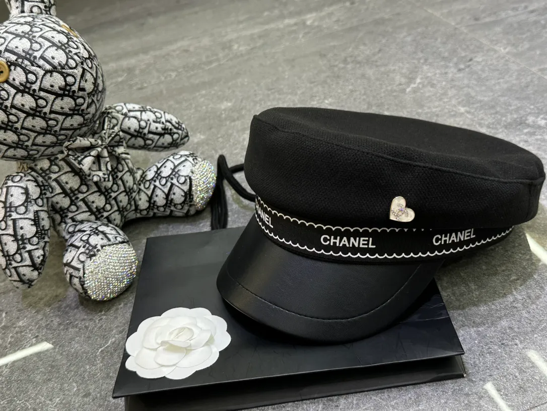 Cabbage price, inquiry with pictures!  Chanel's popular leather-brimmed military hat 🧢🧢A must-have item for autumn and winter new arrivals