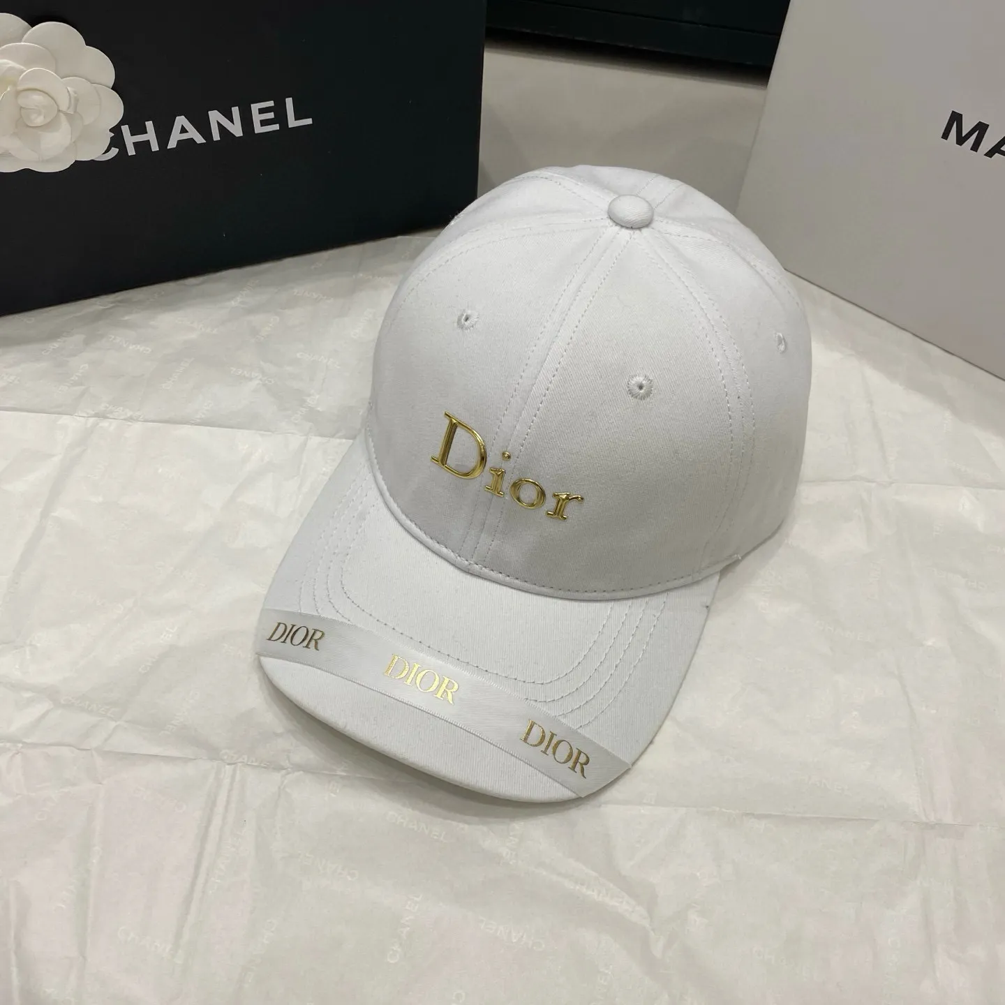 P60 [DIOR Dior] new popular simple baseball cap 🧢, new model shipped, big brand style is super easy to match, hurry up and get it!