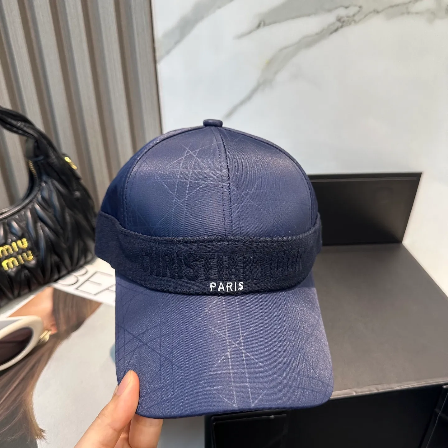P70 Dior👒 high version webbing logo baseball cap🧢, super high sun protection index, especially small face, stylish but not soft, can be folded at will, easy to carry🤗