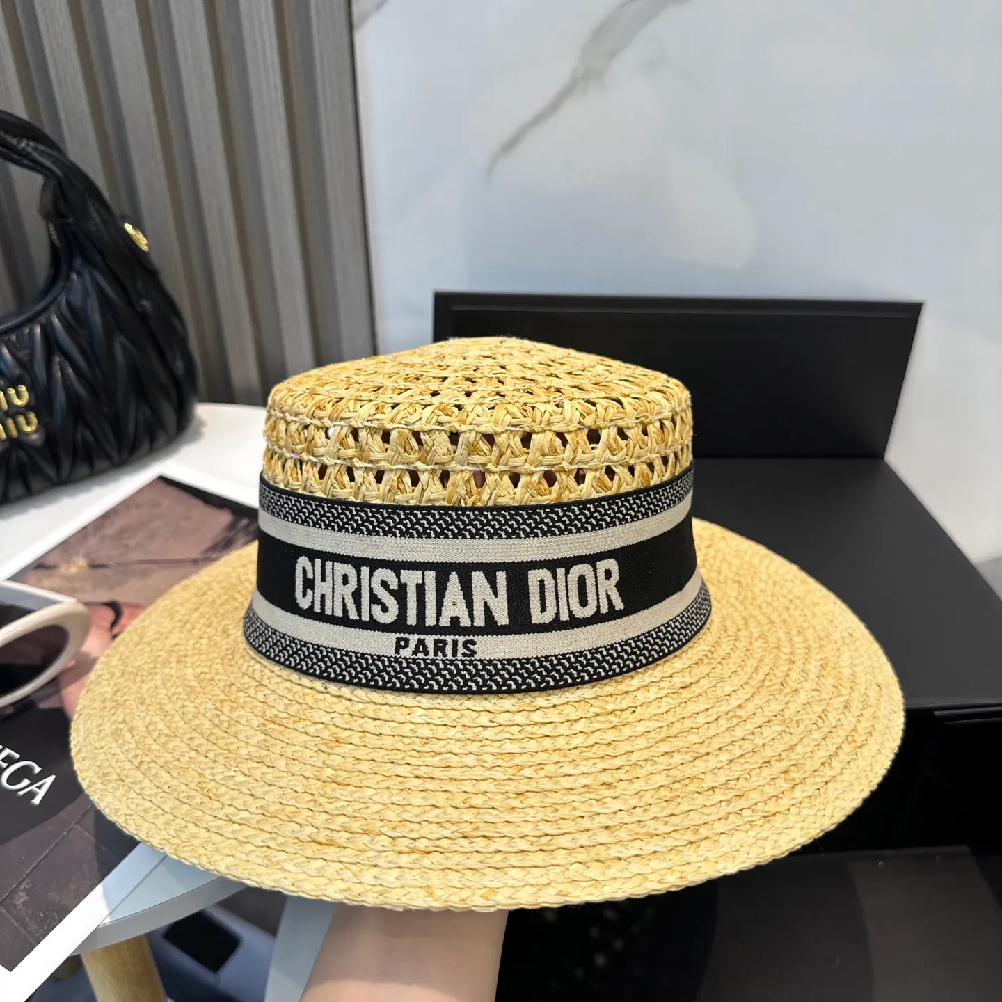 P80 Dior2025 new straw hat, advanced customization, lady style, attention to detail, sun protection and UV protection in summer, a must-have for travel, versatile and good-looking
