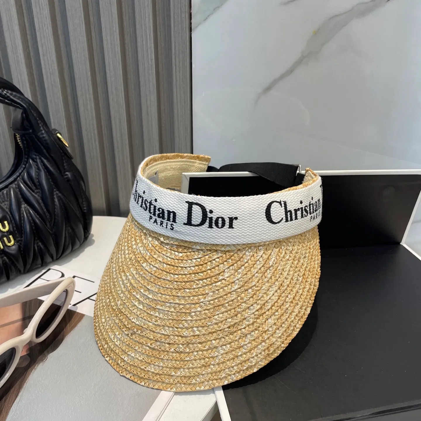 P80 Dior empty top hat, advanced customization, lady style, attention to detail, sun protection and UV protection in summer, a must-have for travel, versatile and good-looking