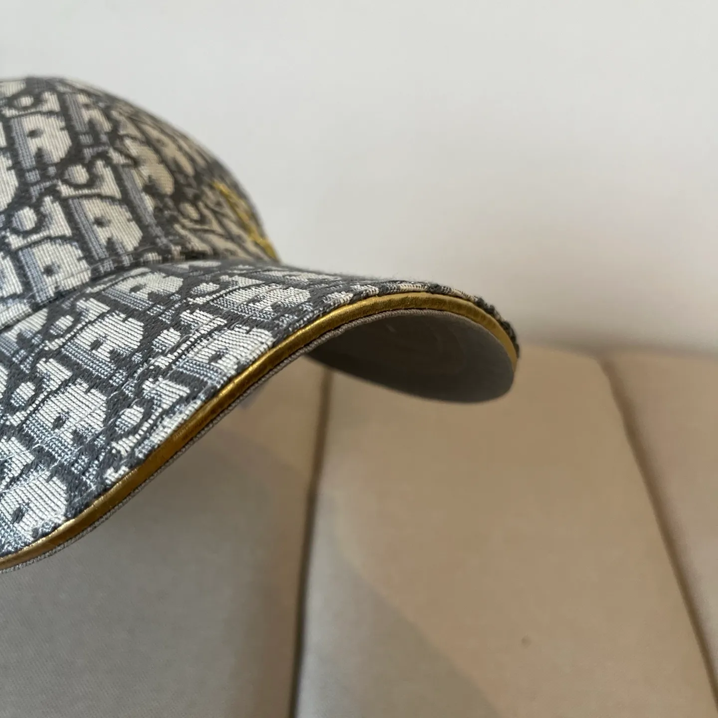 P60 [DIOR Dior] new popular simple baseball cap 🧢, new model shipped, big brand style is super easy to match, hurry up and get it!