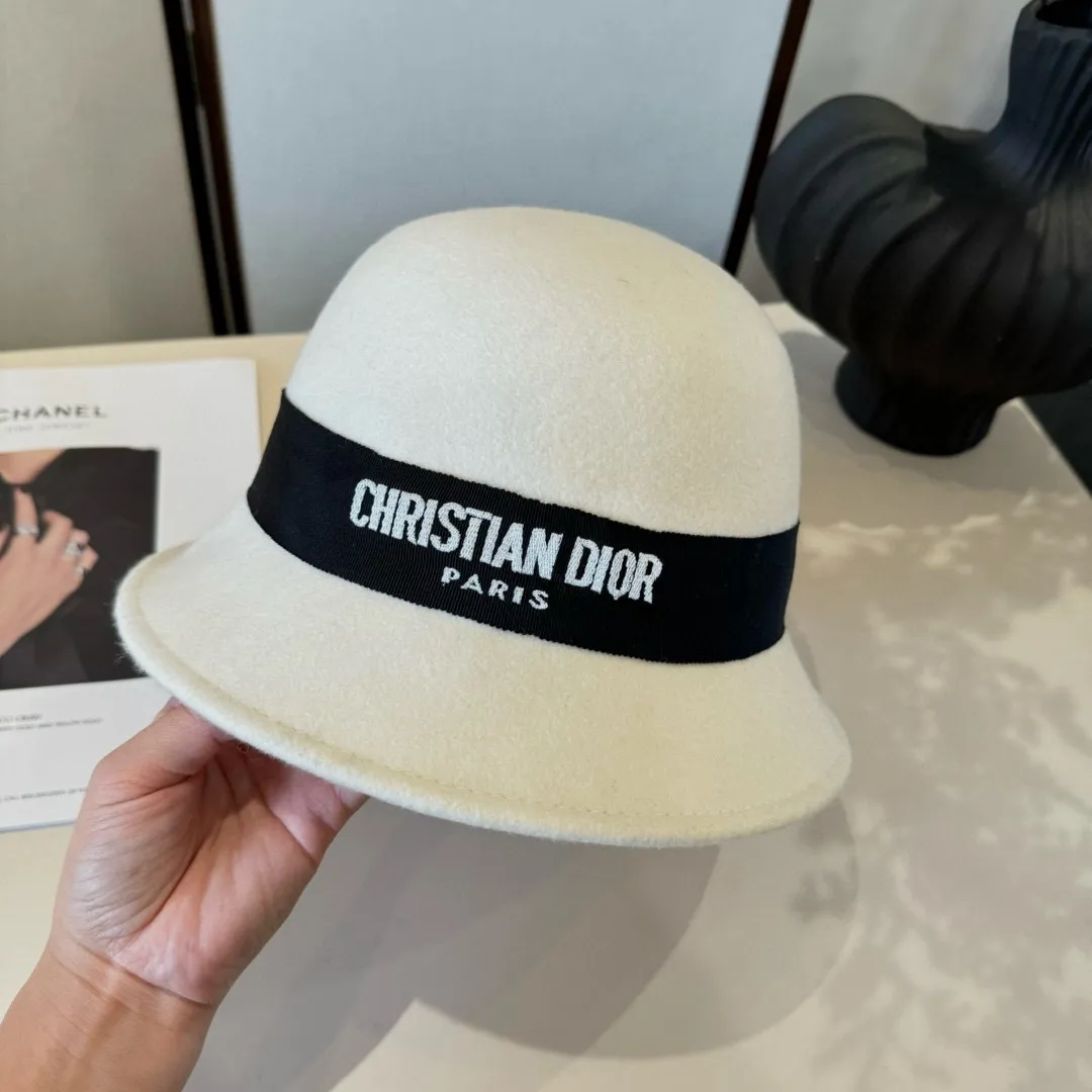 💰220¥ White Dior 2025 autumn and winter new wool basin hat, 100% wool🦙 fabric, head circumference 57cm
