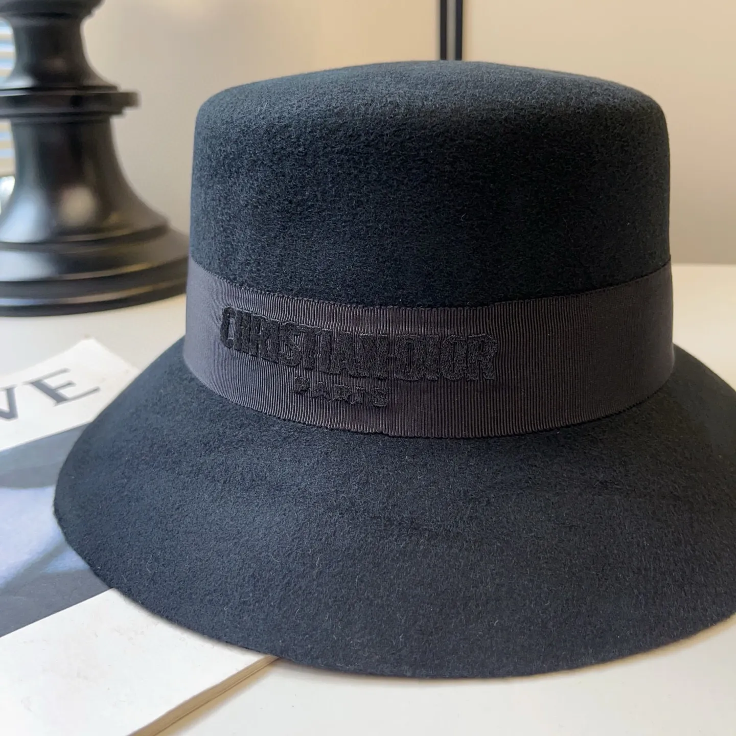 🆕Classic hot style for autumn and winter 🍂Dior imported wool embroidered letter basin hat 🐑Versatile and fashionable style ✨Black and beige
