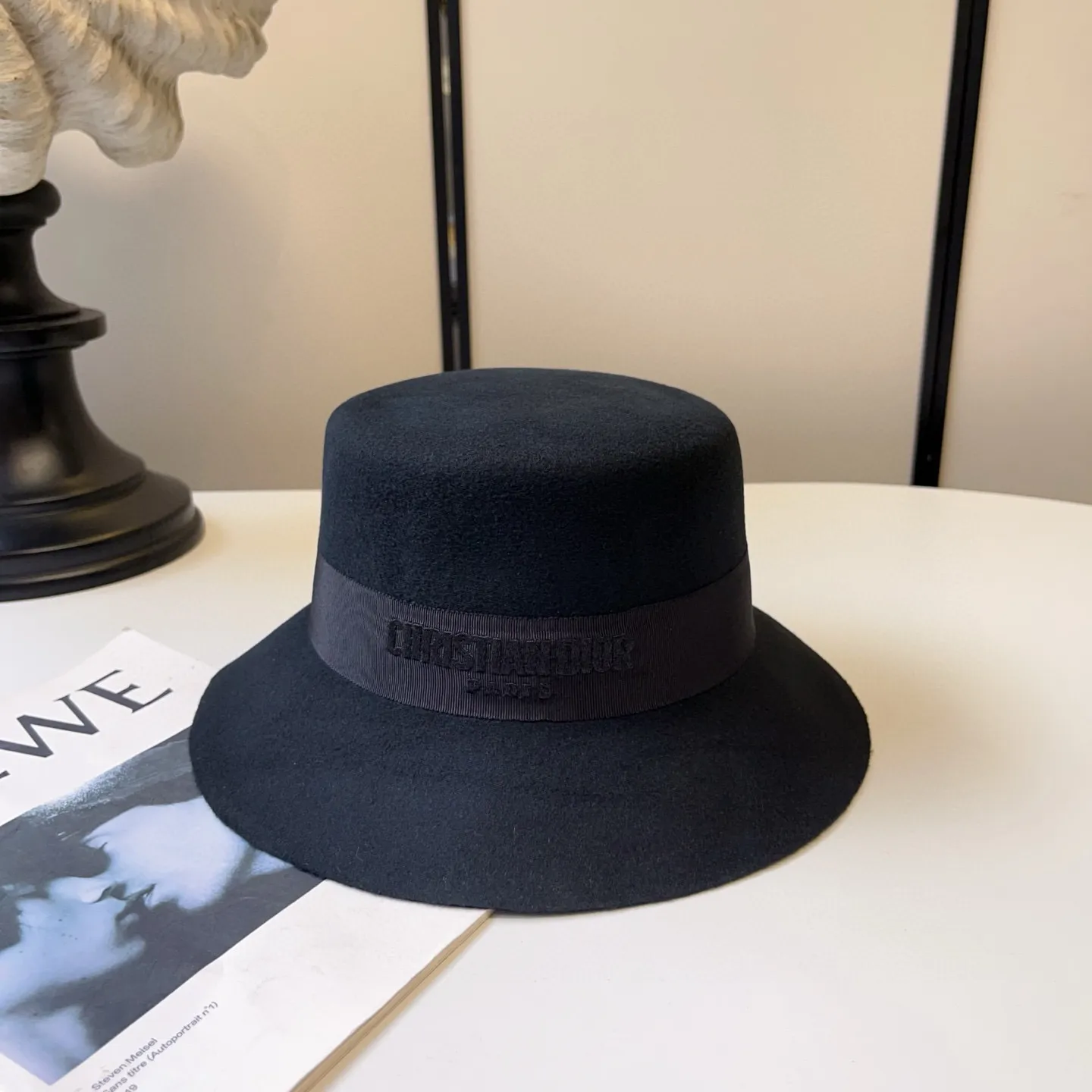 🆕Classic hot style for autumn and winter 🍂Dior imported wool embroidered letter basin hat 🐑Versatile and fashionable style ✨Black and beige