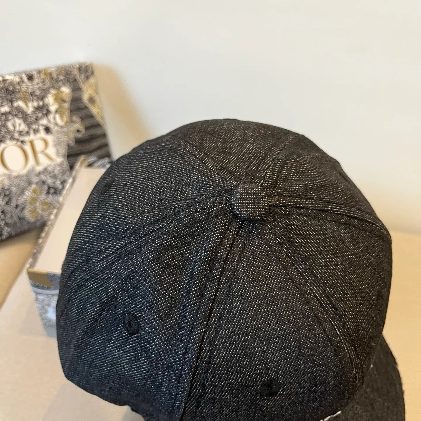 P70 [DIOR Dior] new popular simple baseball cap 🧢, new model shipped, big brand style is super easy to match, hurry up and get it!