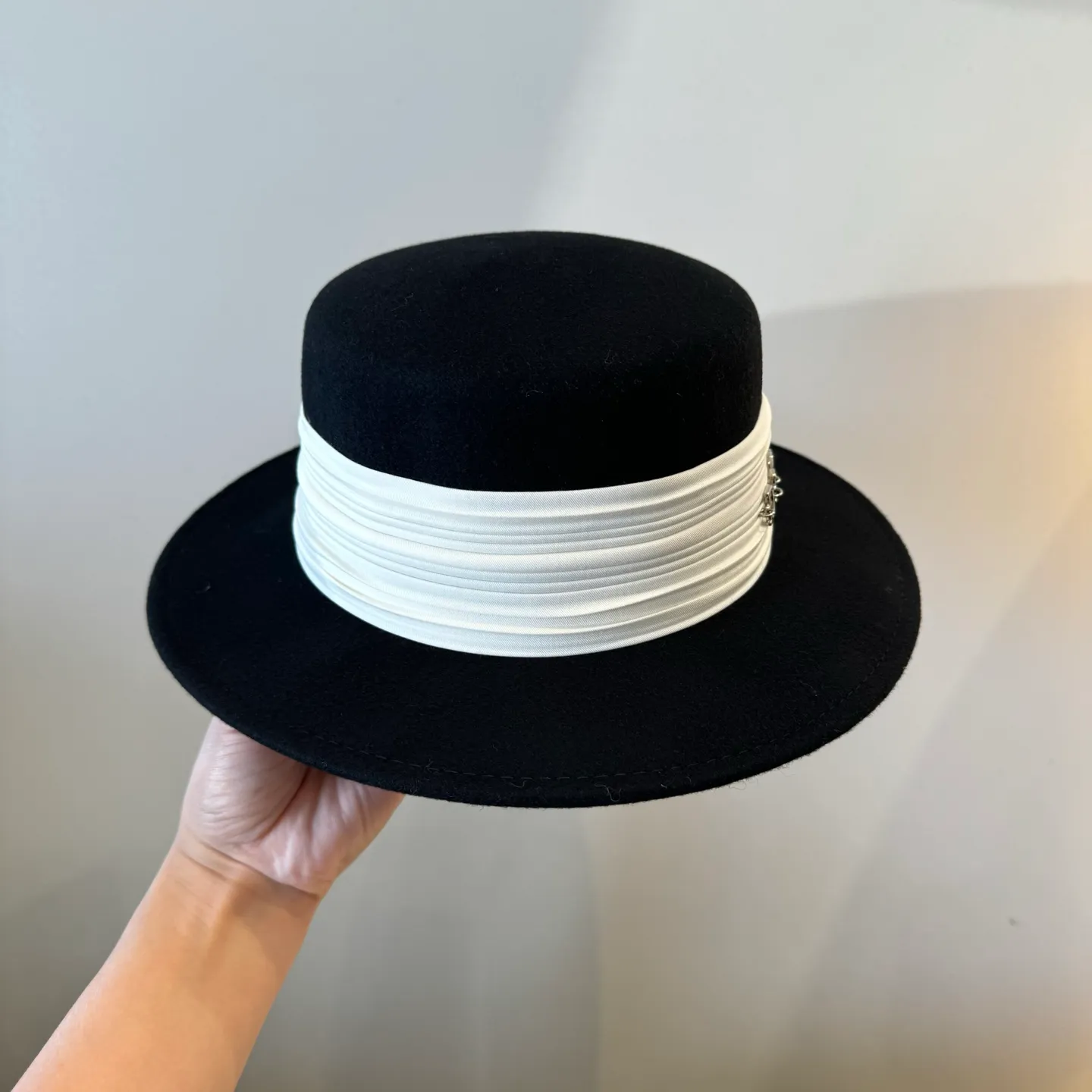 💰190¥ Dior new wool top hat, flat top hat, 100% wool fabric 🦙%, head circumference 57cm