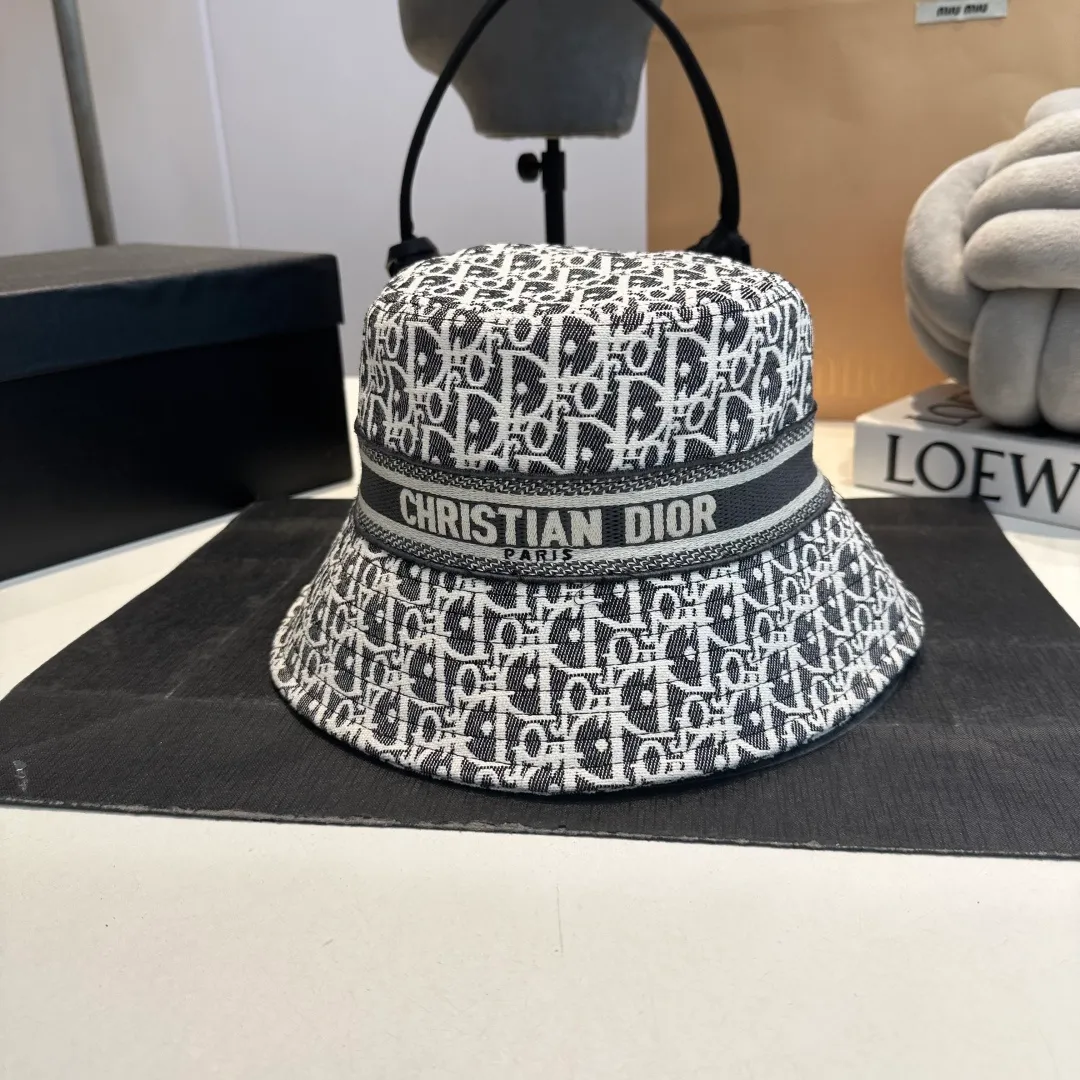 P70 Dior (Dior) new original fisherman hat, exquisite and pure, stylish and stylish, cool and fashionable, out of stock at the counter, popular, excellent quality