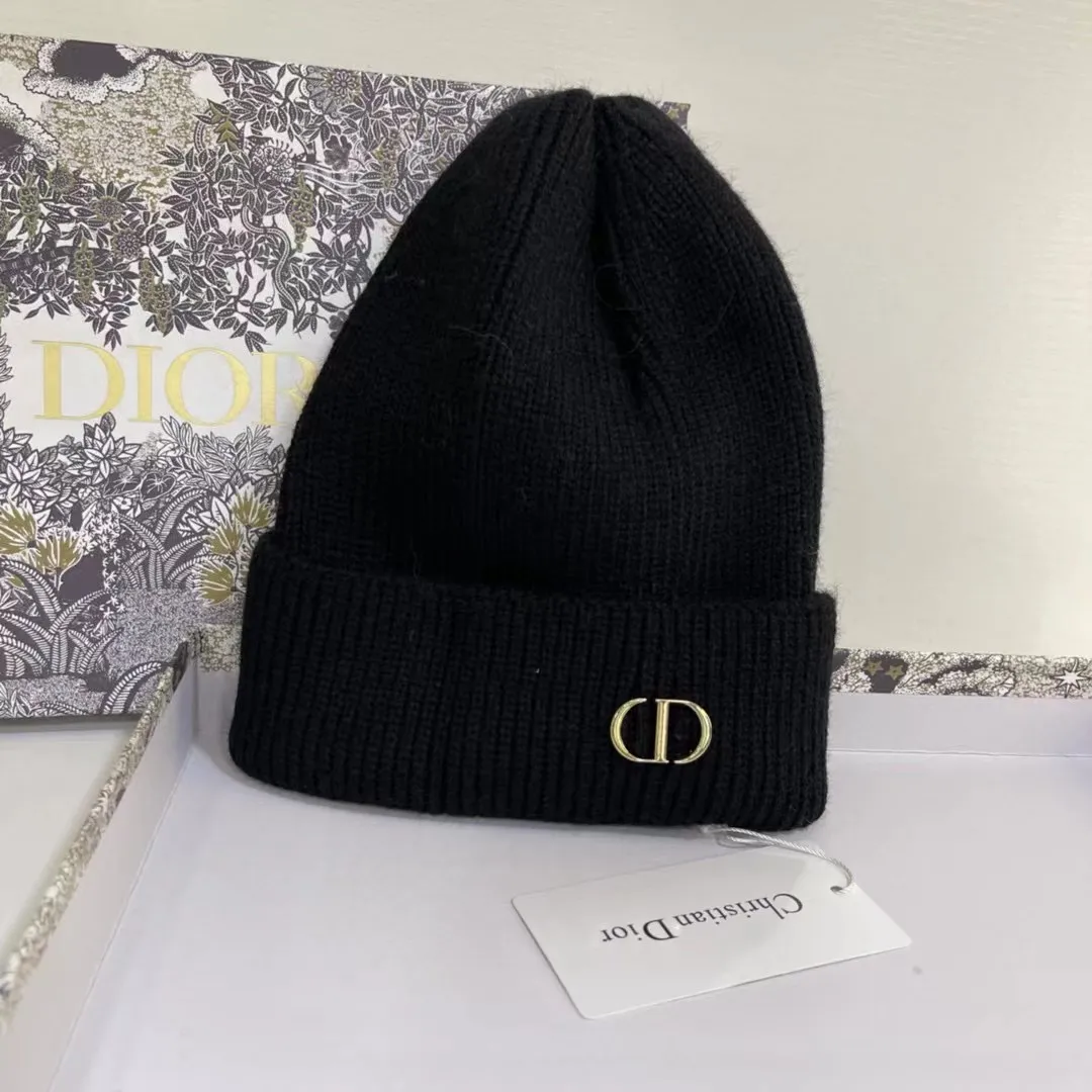 DIOR cashmere knitted hat