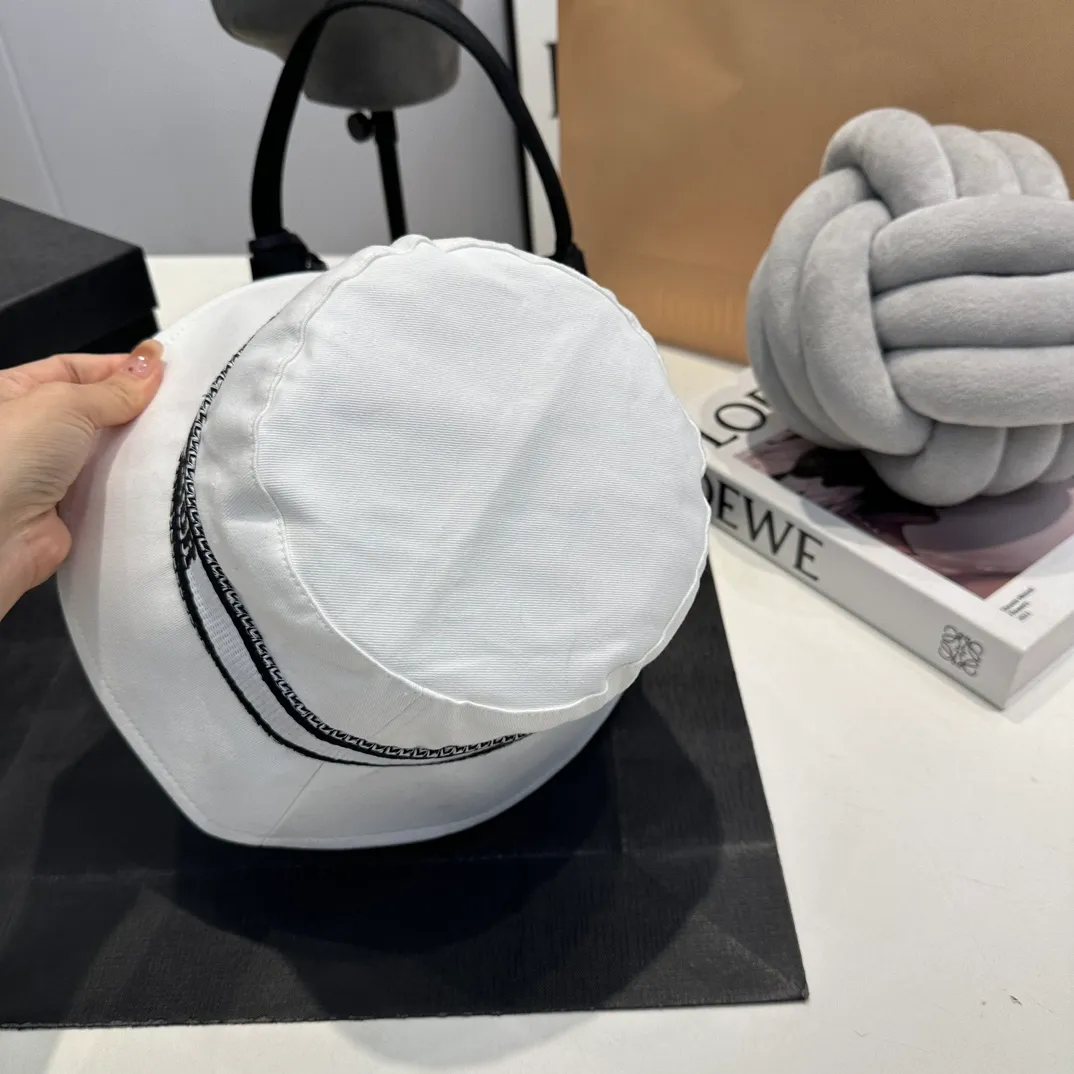P70 Dior Dior's new original fisherman's hat, exquisite and pure, stylish and stylish, cool and fashionable, out of stock at the counter, popular, great quality
