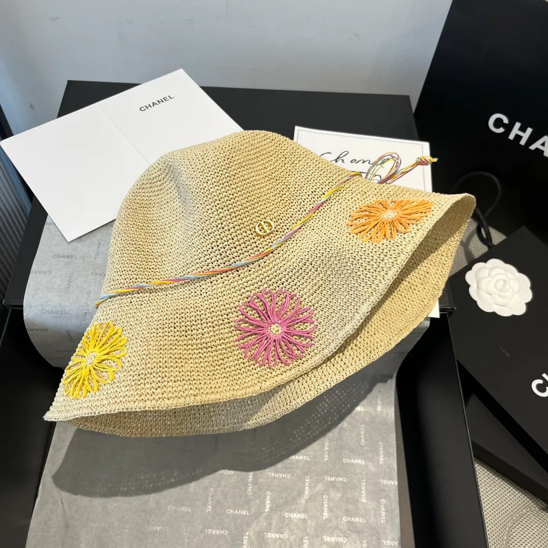 💰210¥ Dior's new raffia hat, hand-knitted visor, fresh and natural, head circumference 57cm