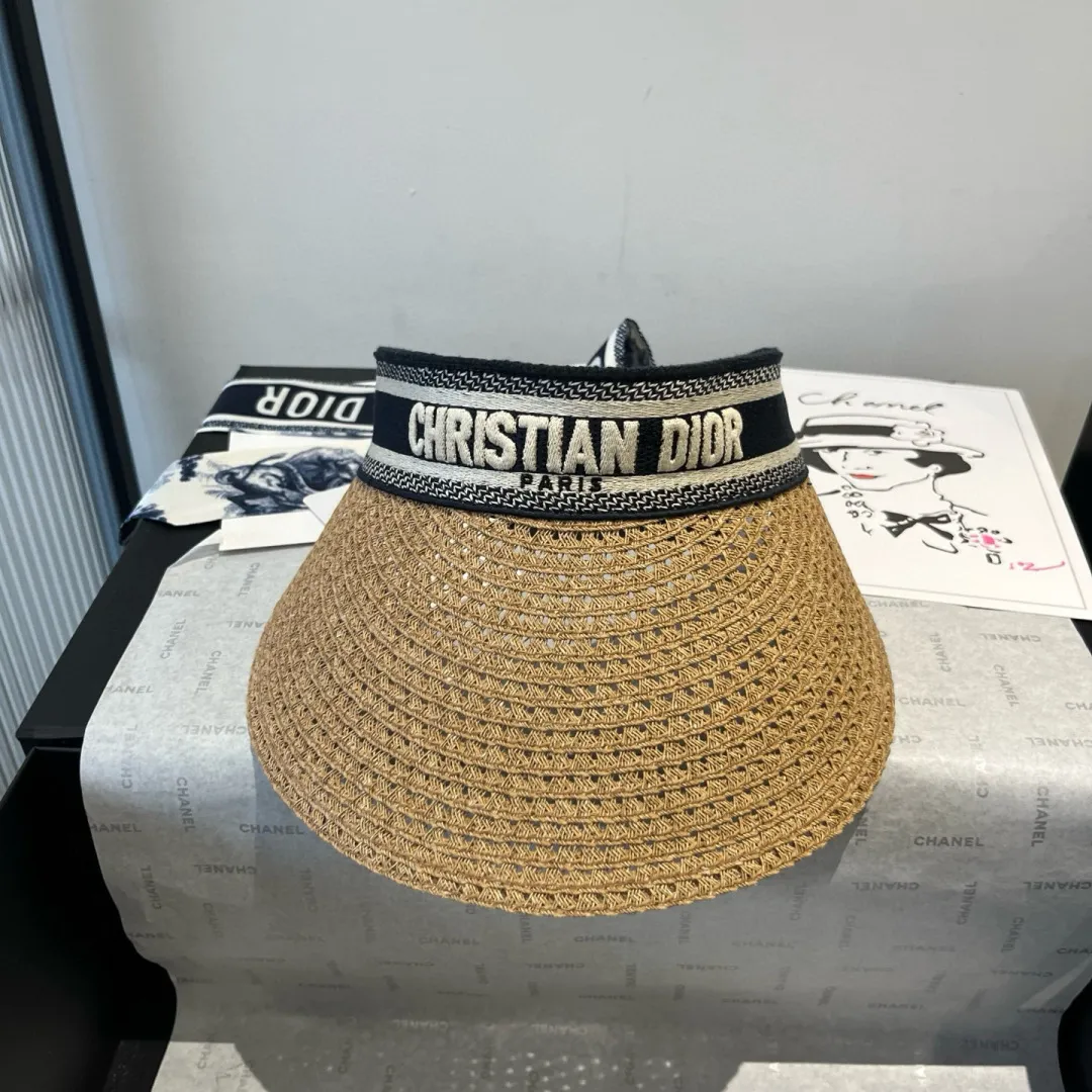 💰160¥ Original item, DIOR new summer silk scarf sun hat is a must-have for good-looking girls. I am facing the strong sun and just want to hold an umbrella for you. No one is holding an umbrella for you, so come and wear a DIOR sun hat [Yeah]