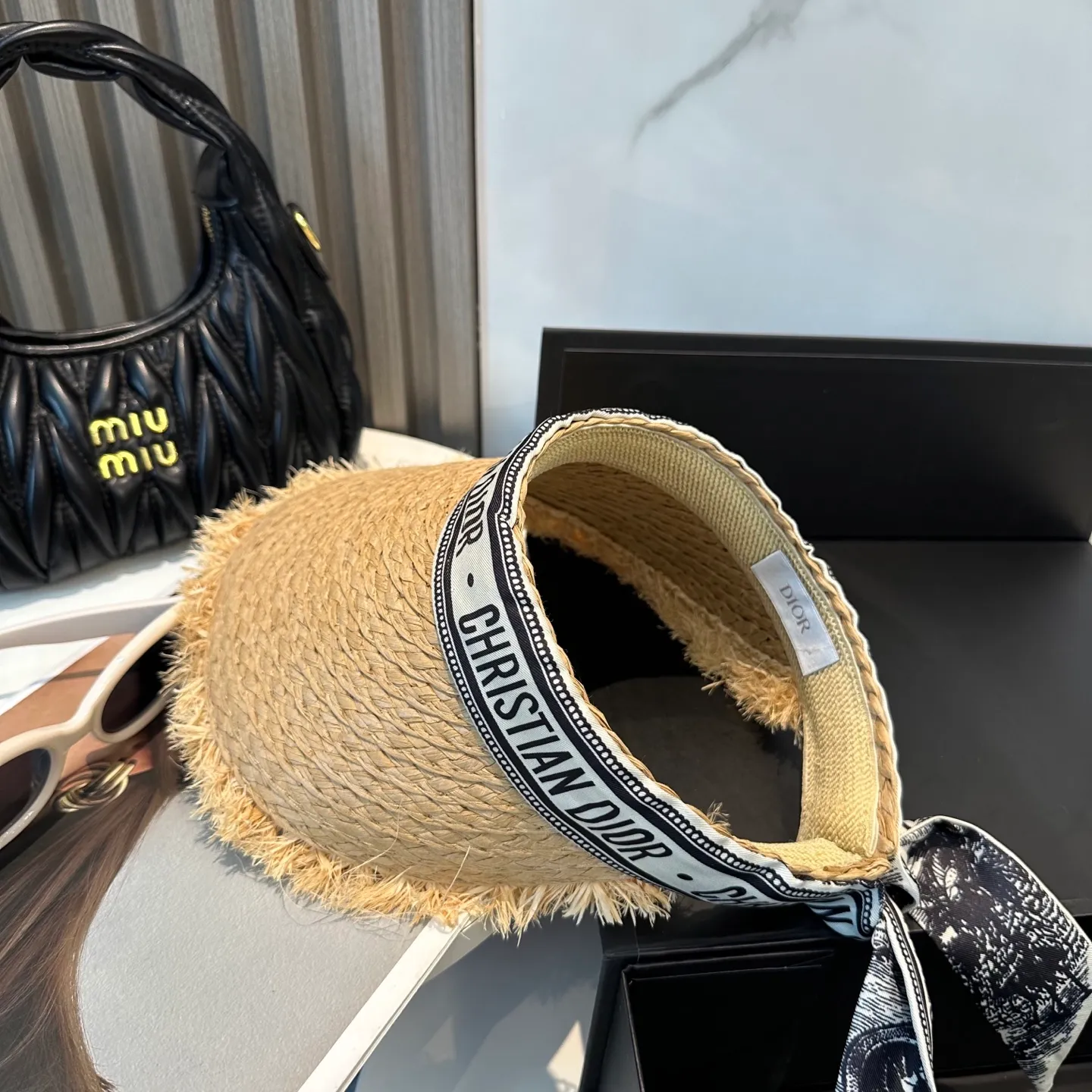 P76 Dior empty top hat, advanced customization, lady style, attention to detail, sun protection and UV protection in summer, a must-have for travel, versatile and good-looking