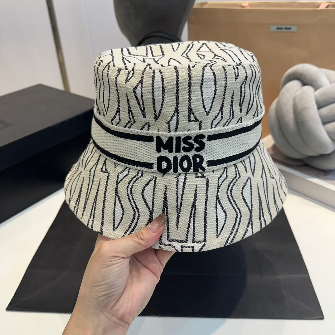 P70 DIOR Dior 2024 new big-name bucket hat ~ simple and elegant, counter synchronization ~ men's and women's styles