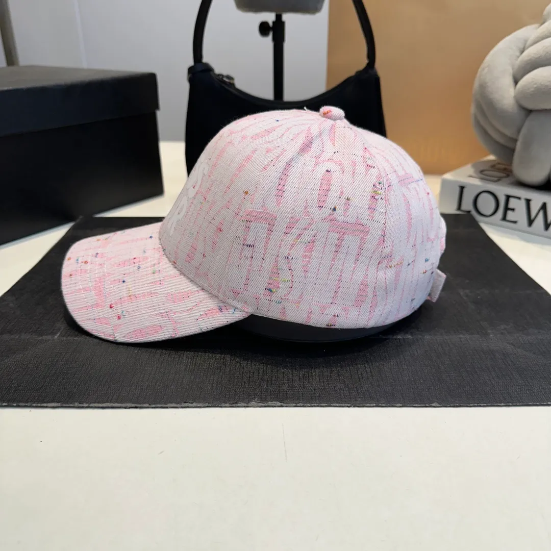 P56 DIOR Dior's new popular simple baseball cap 🧢, new model shipped, big brand style is super easy to match, hurry up and get it!