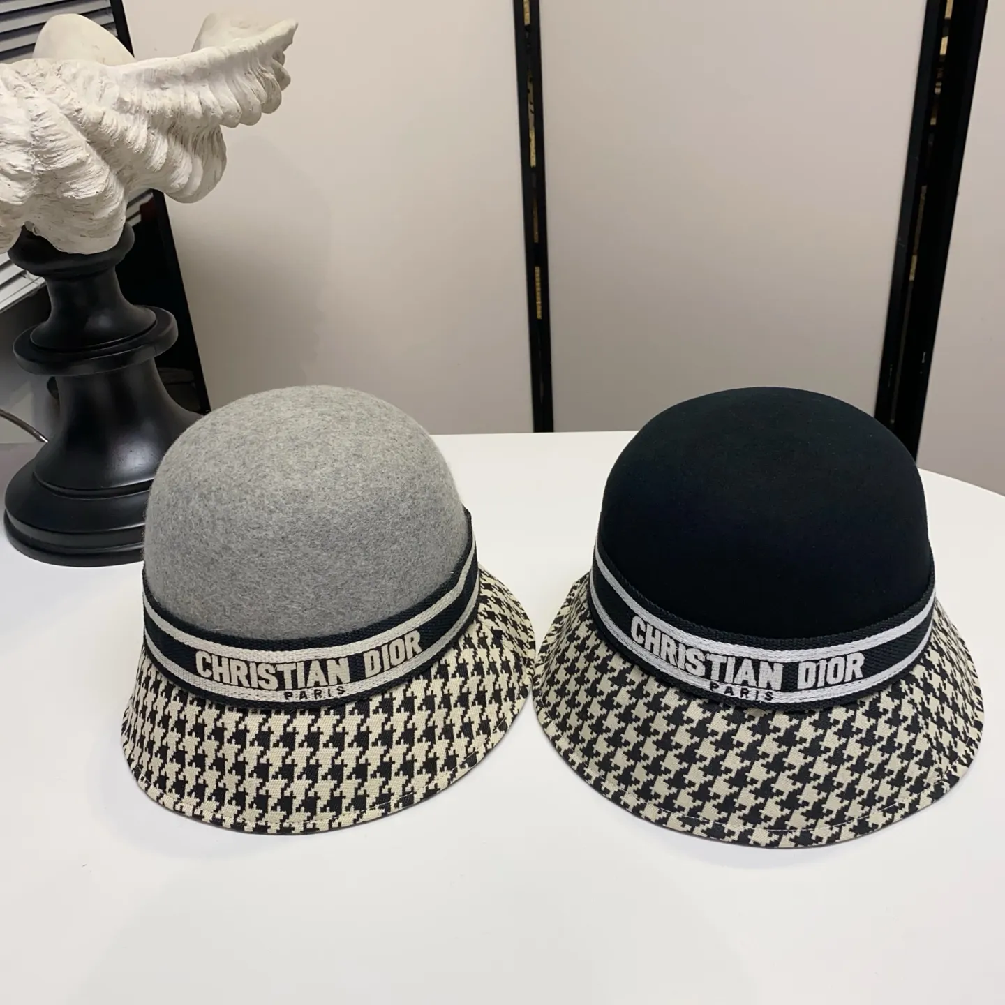 🆕25 autumn and winter style 🍂Dior embroidered webbing wool hat 🐑Elegant and romantic, casually folded ✨Black mixed gray